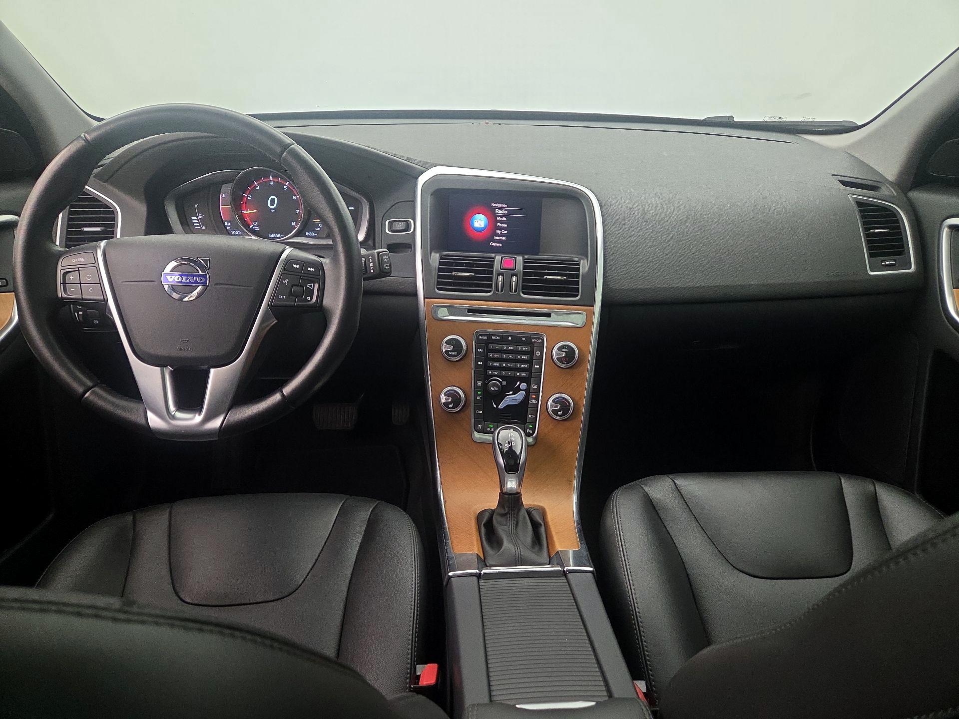 Thumbnail: 2017 Volvo XC60 - 9