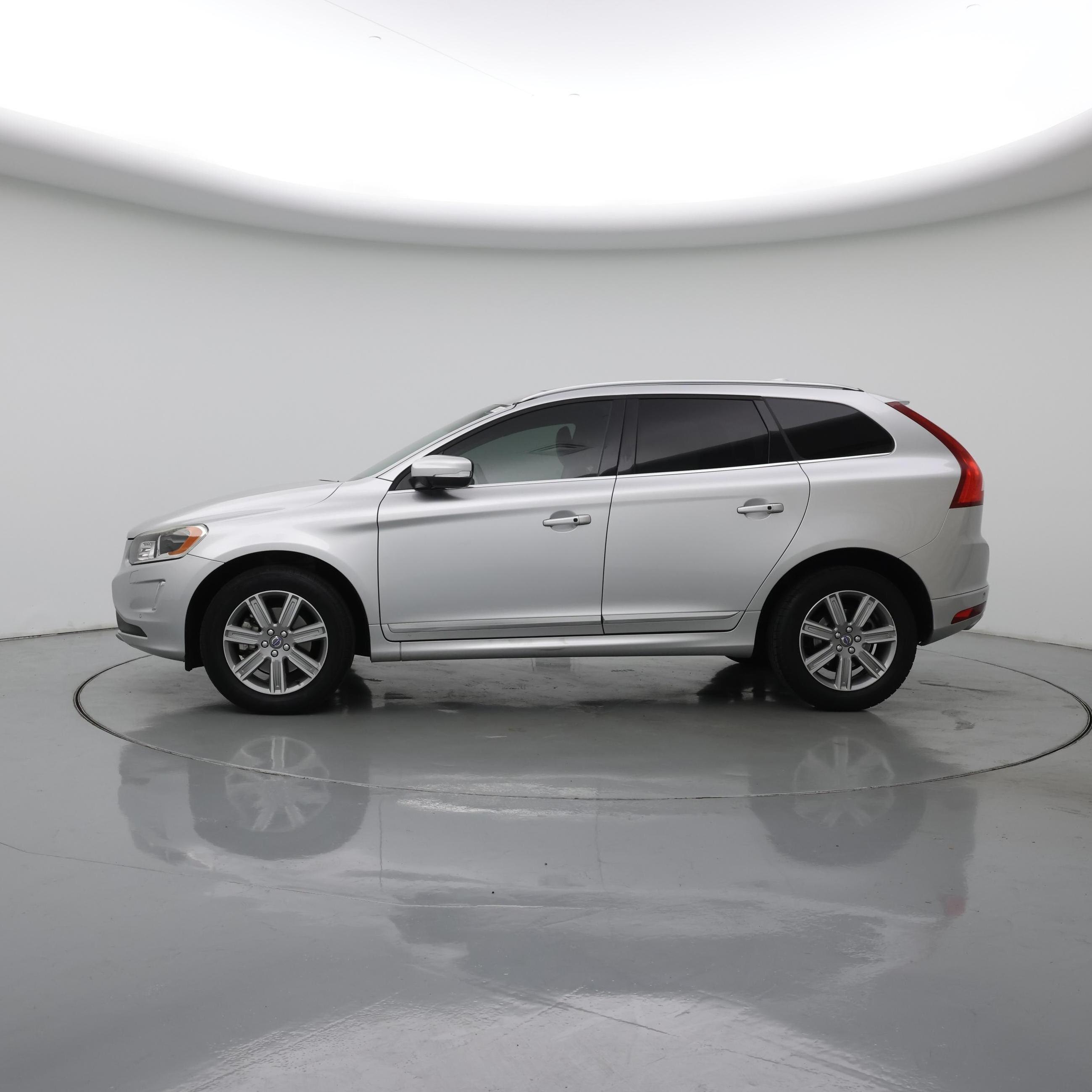 Thumbnail: 2017 Volvo XC60 - 3