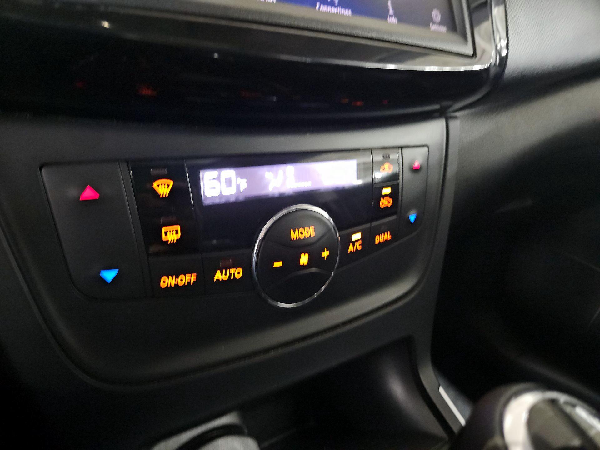 Thumbnail: 2019 Nissan Sentra - 16
