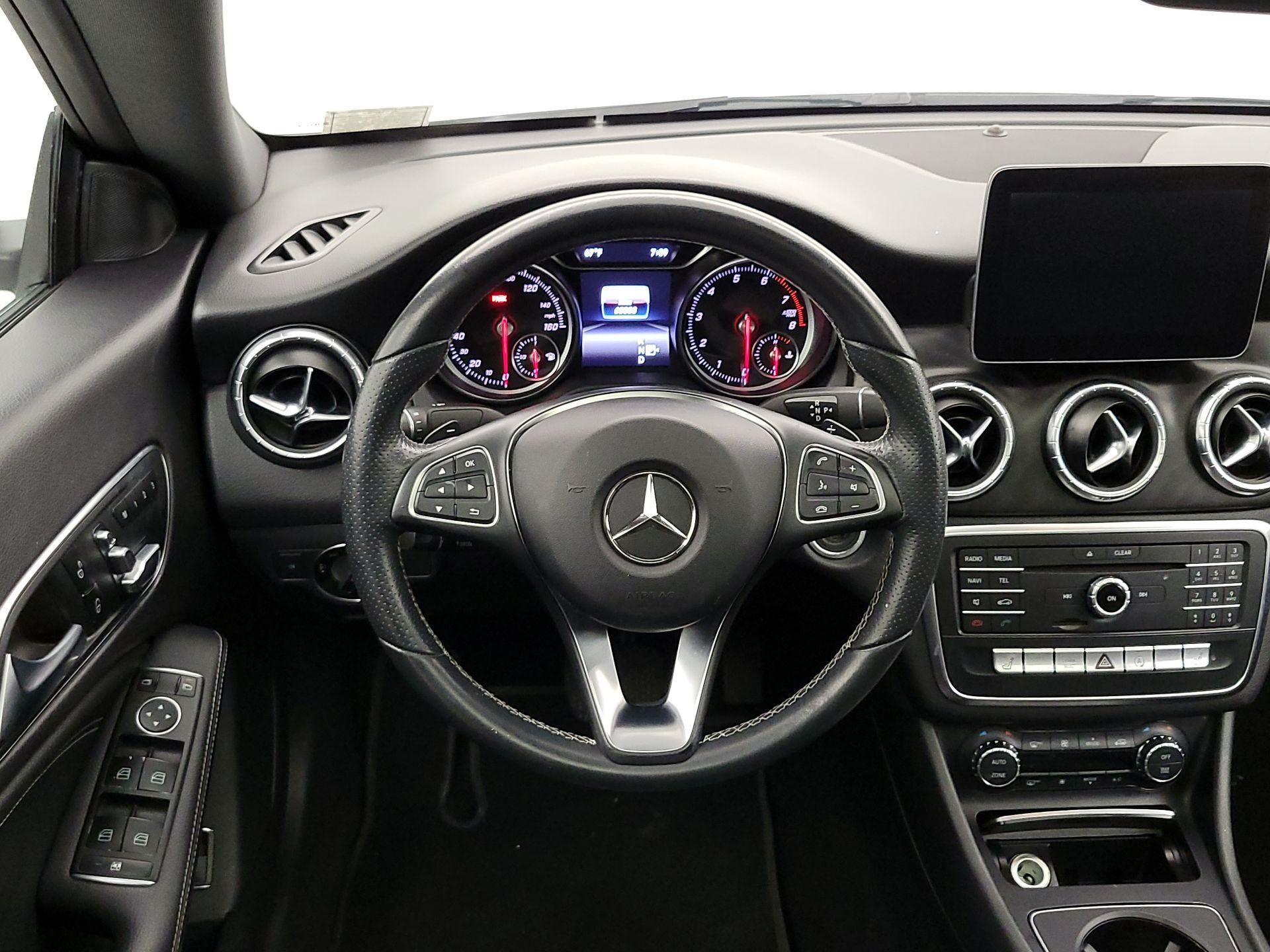 Thumbnail: 2018 Mercedes-Benz CLA - 10