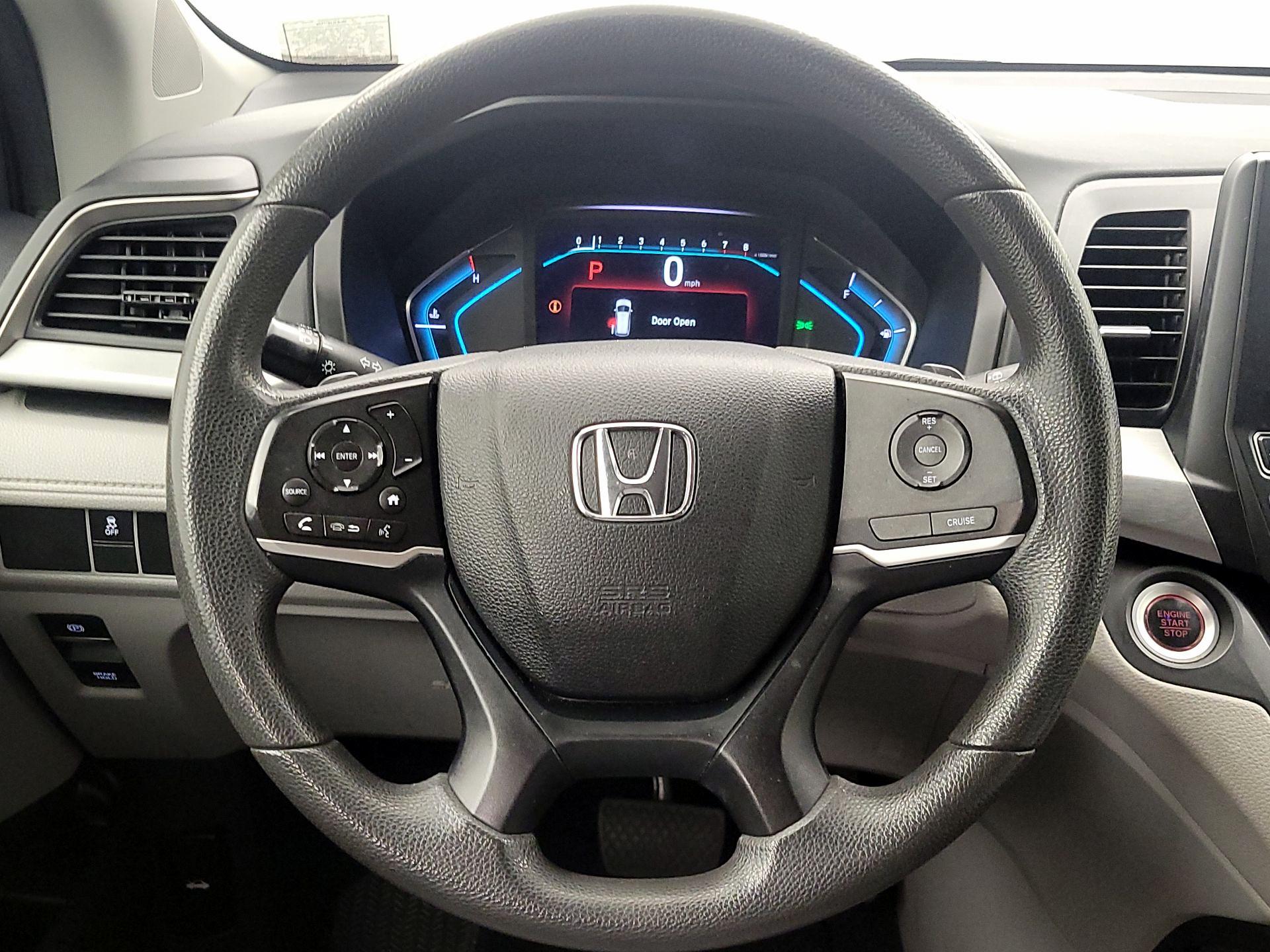 Thumbnail: 2018 Honda Odyssey - 10