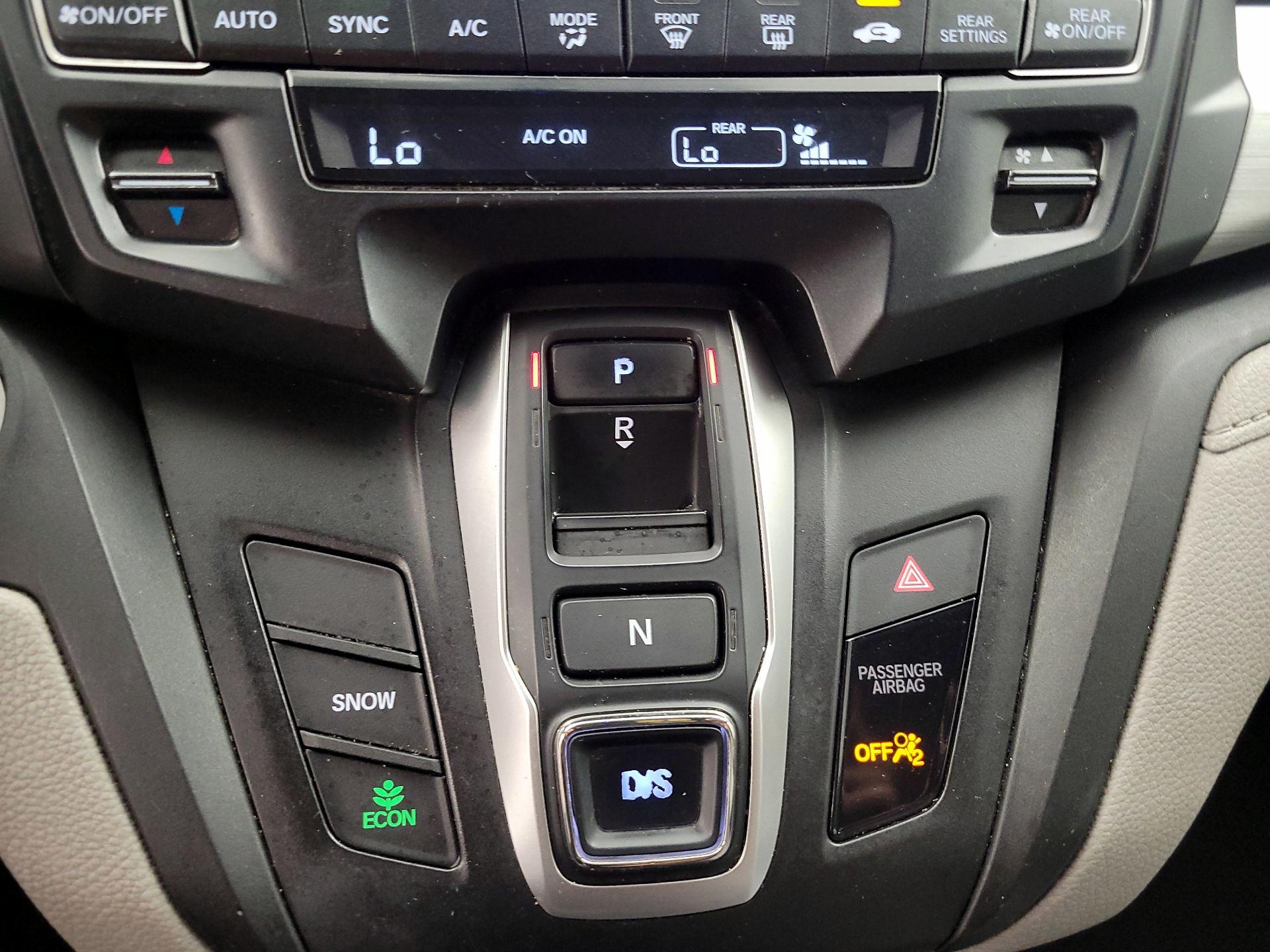 Thumbnail: 2018 Honda Odyssey - 17