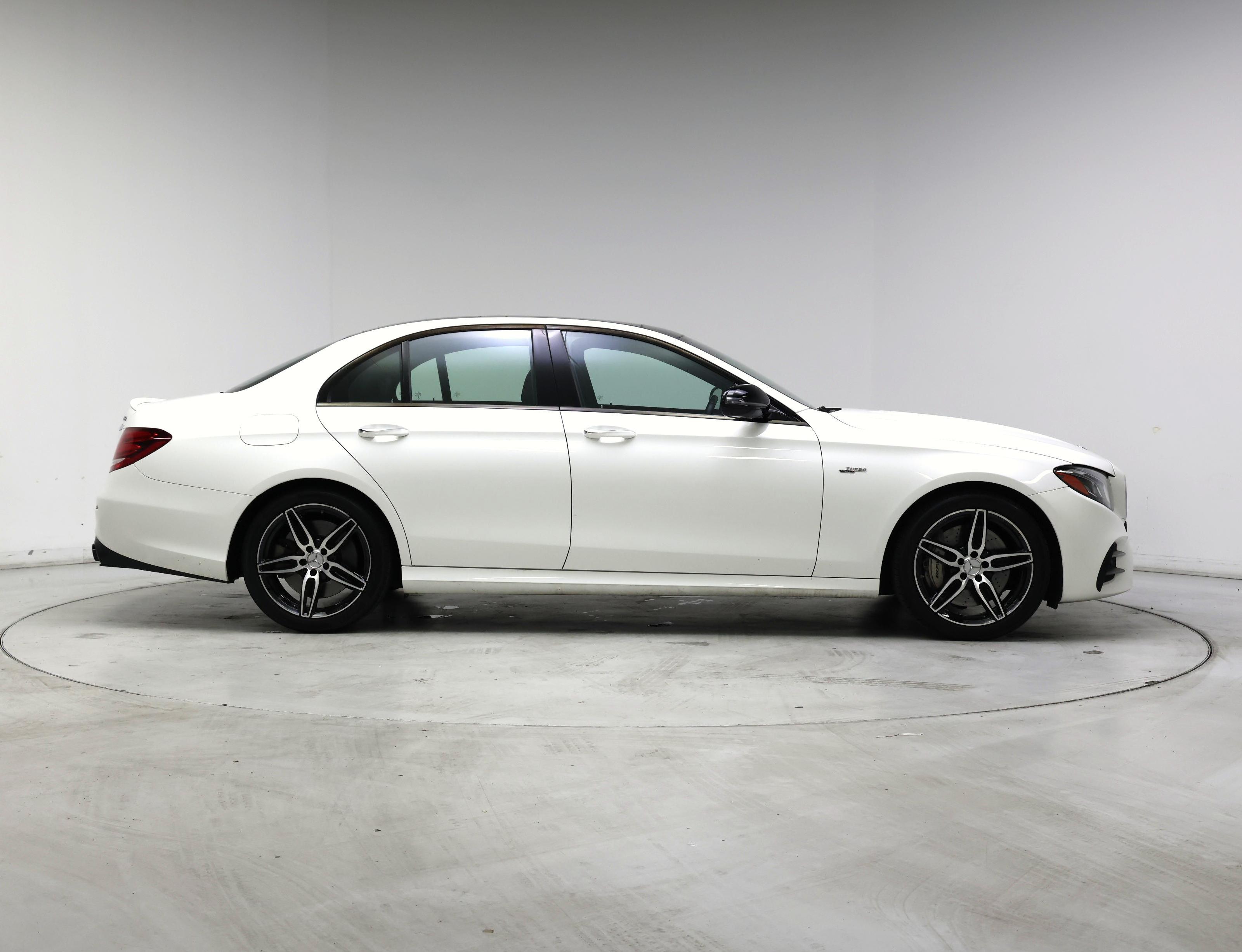 Thumbnail: 2020 Mercedes-Benz E-Class - 7