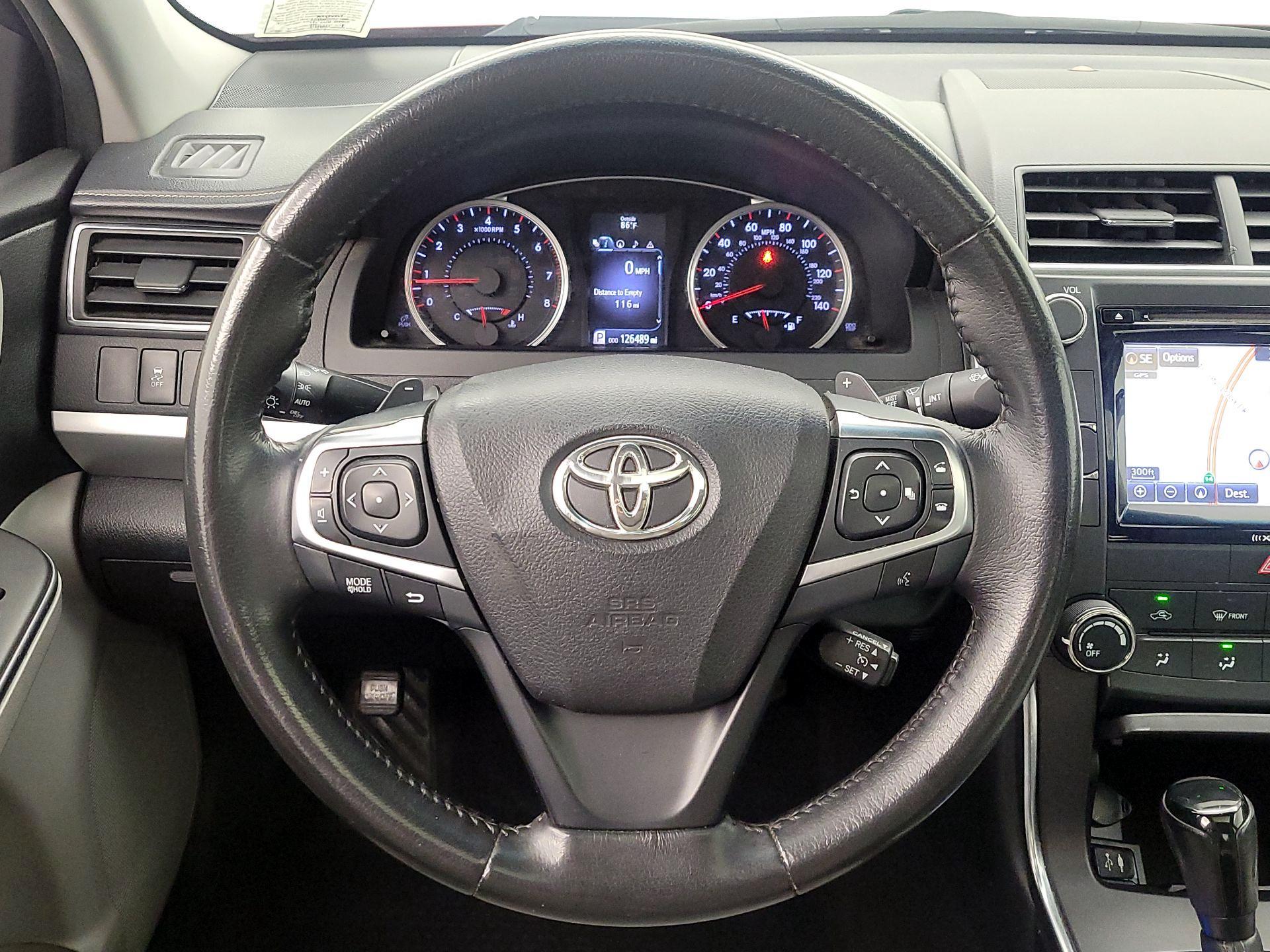 Thumbnail: 2016 Toyota Camry - 10