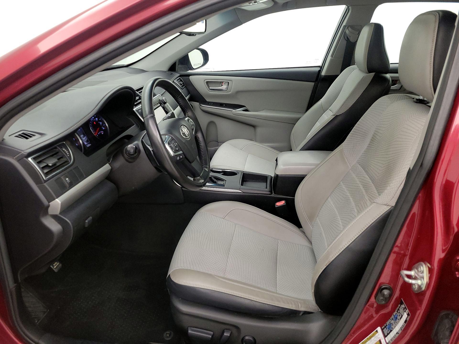 Thumbnail: 2016 Toyota Camry - 11