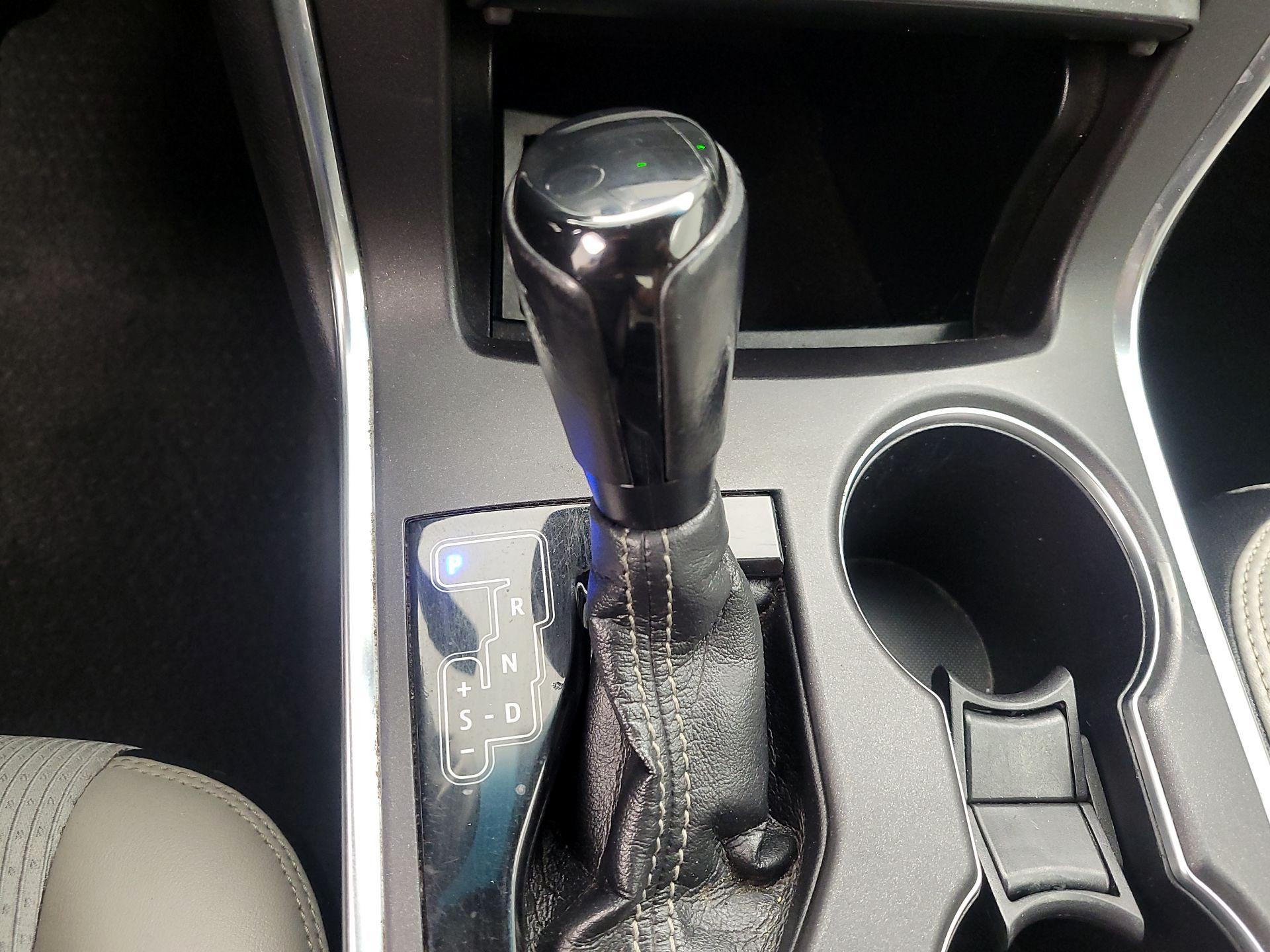 Thumbnail: 2016 Toyota Camry - 18