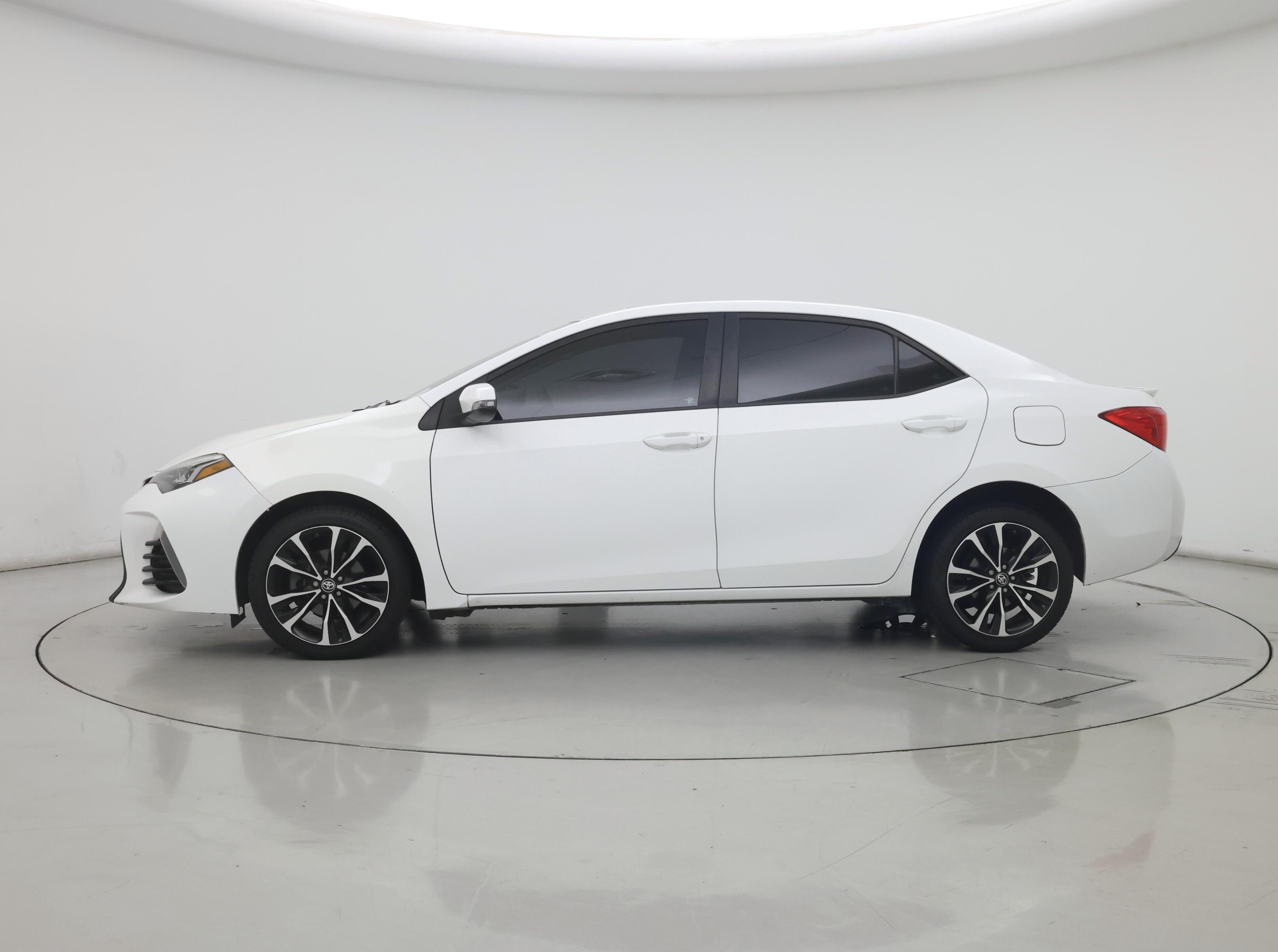 Thumbnail: 2017 Toyota Corolla - 3