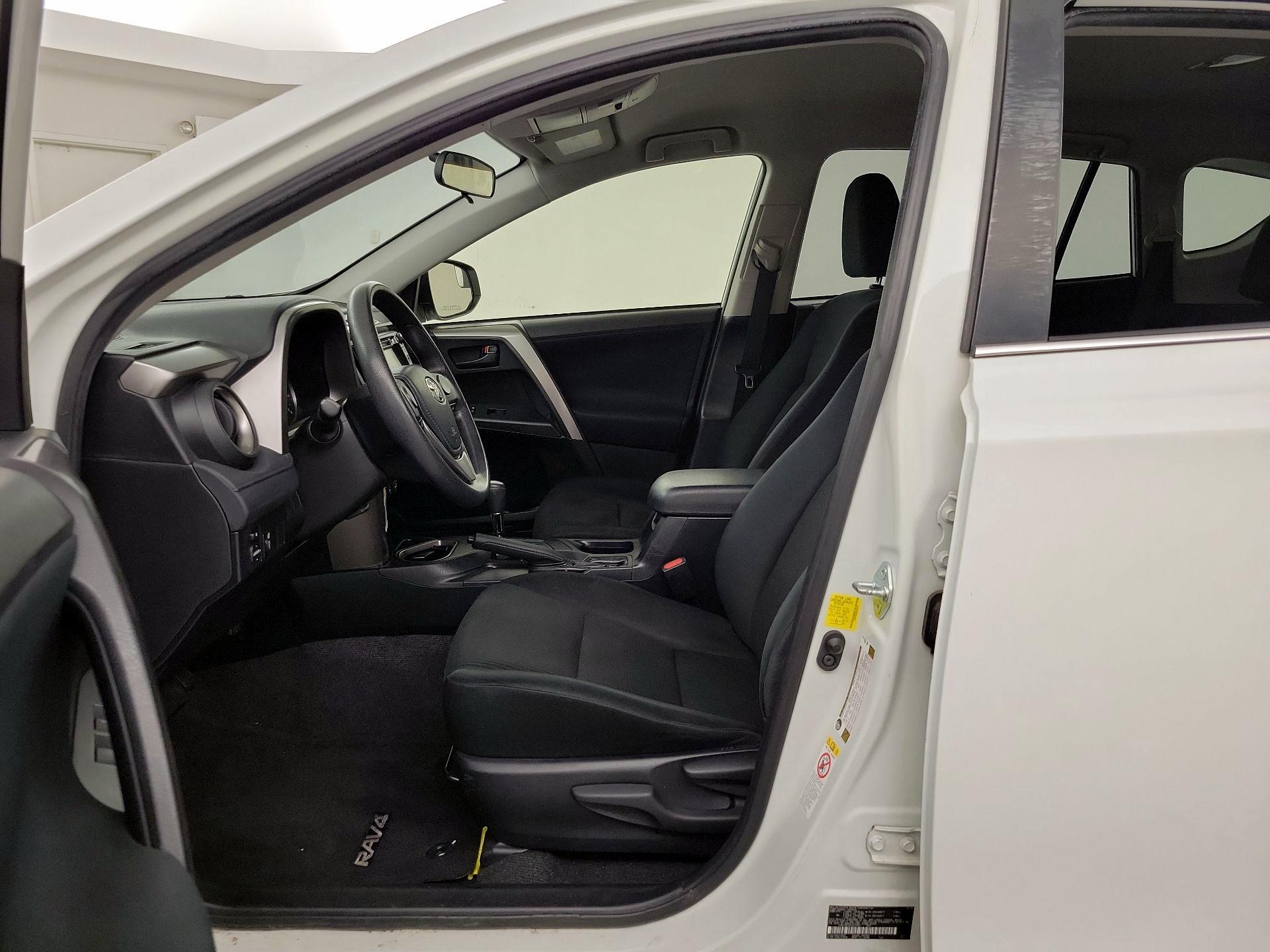 Thumbnail: 2016 Toyota RAV4 - 9