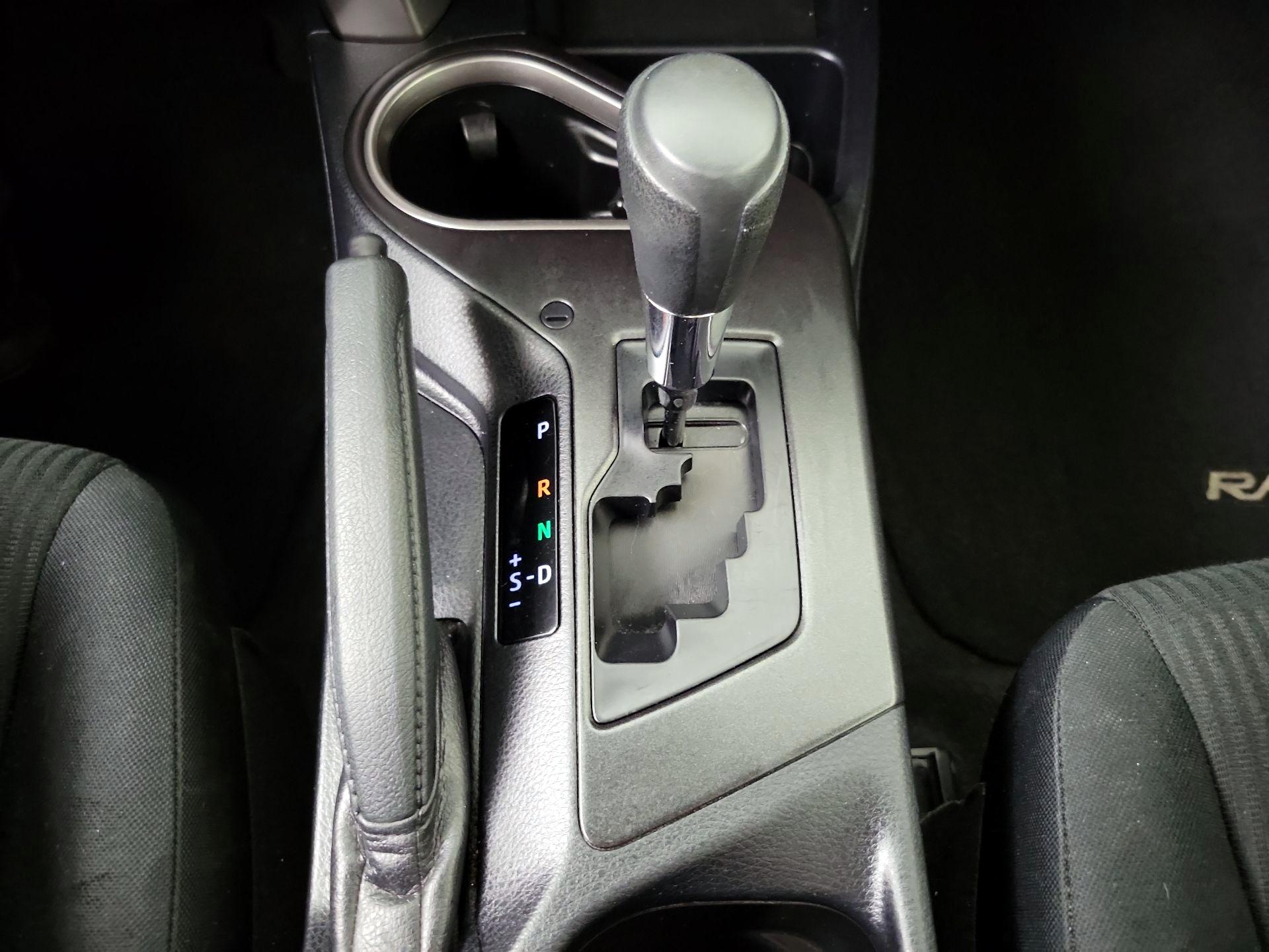 Thumbnail: 2016 Toyota RAV4 - 15