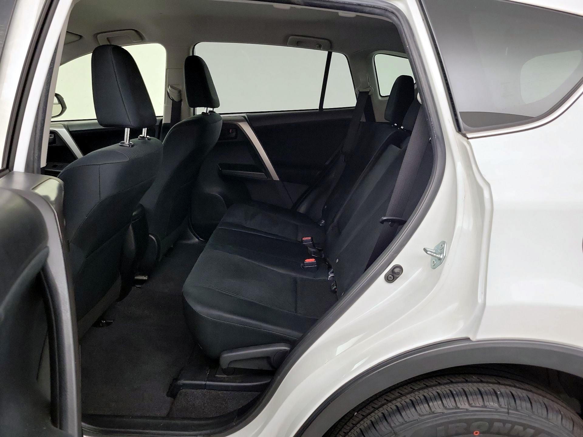Thumbnail: 2016 Toyota RAV4 - 17