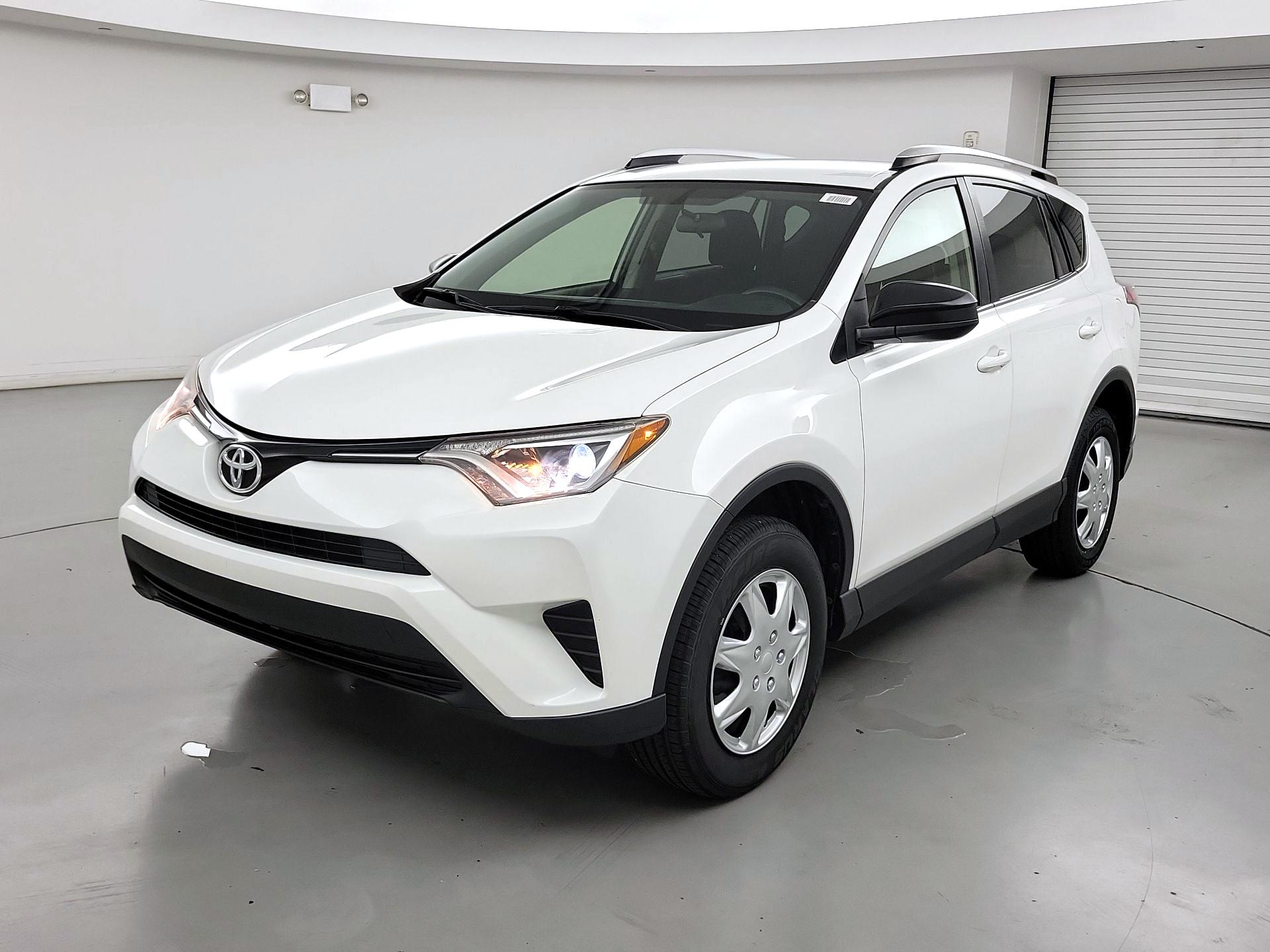 Thumbnail: 2016 Toyota RAV4 - 3