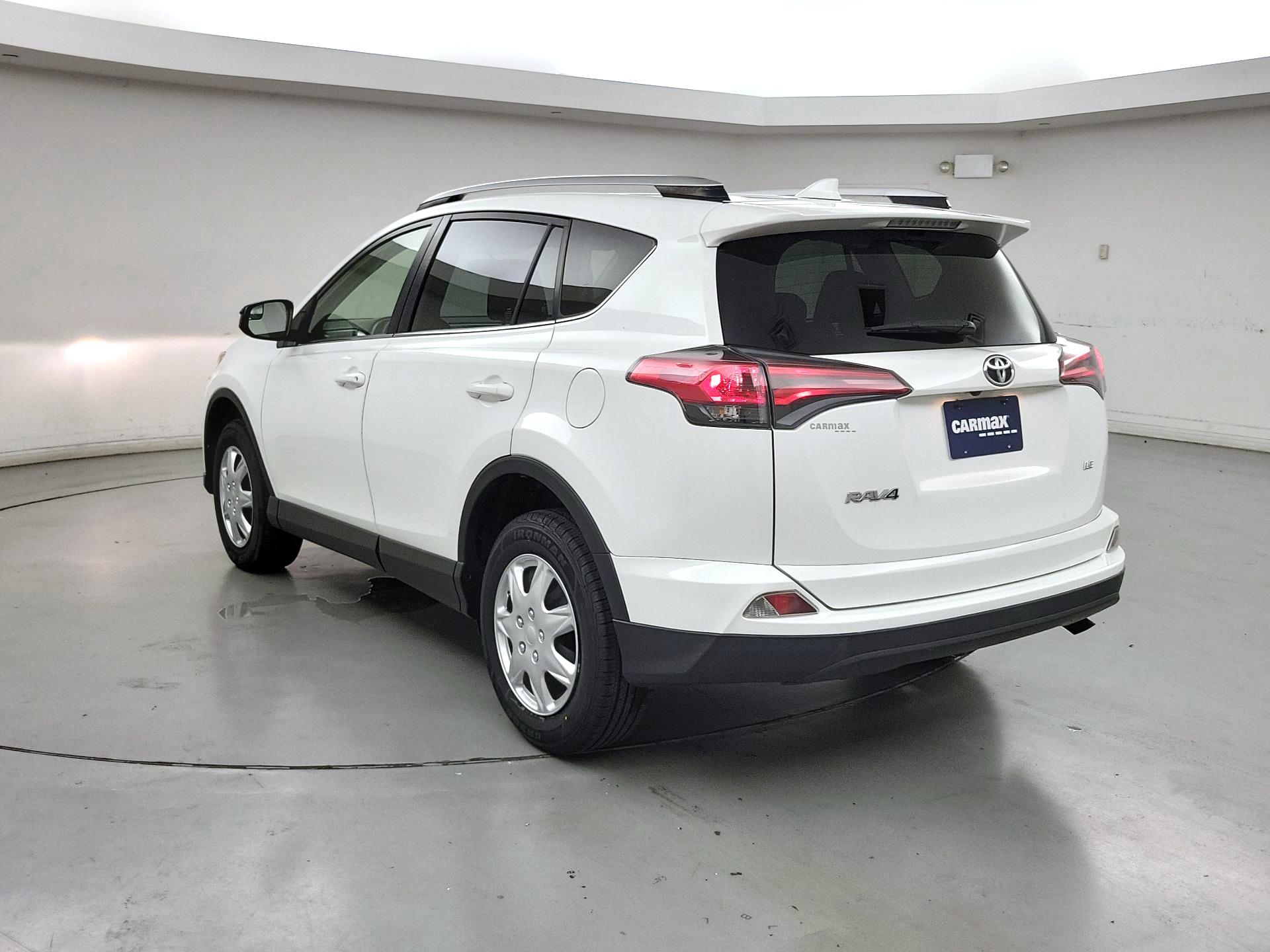 Thumbnail: 2016 Toyota RAV4 - 7