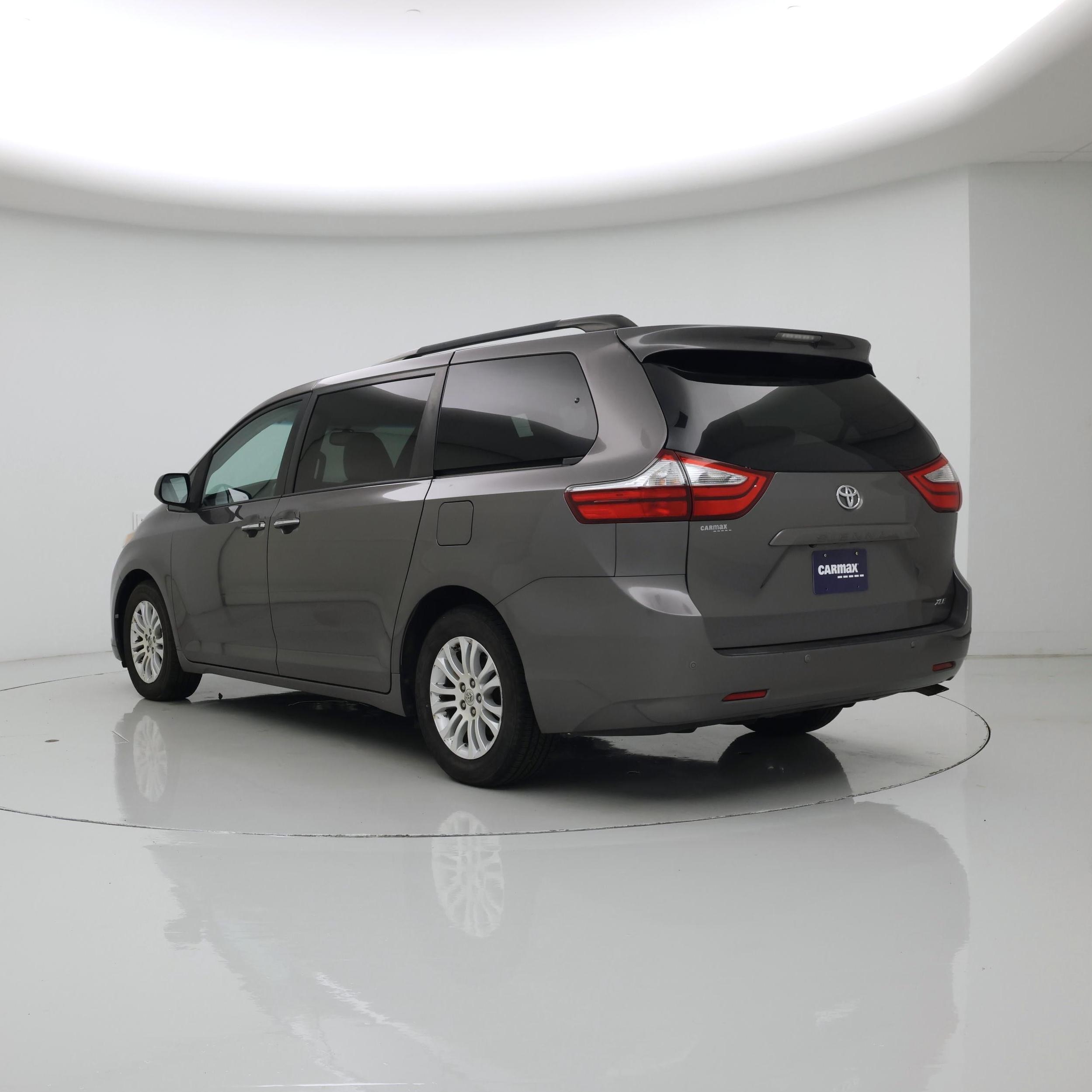 Thumbnail: 2016 Toyota Sienna - 2