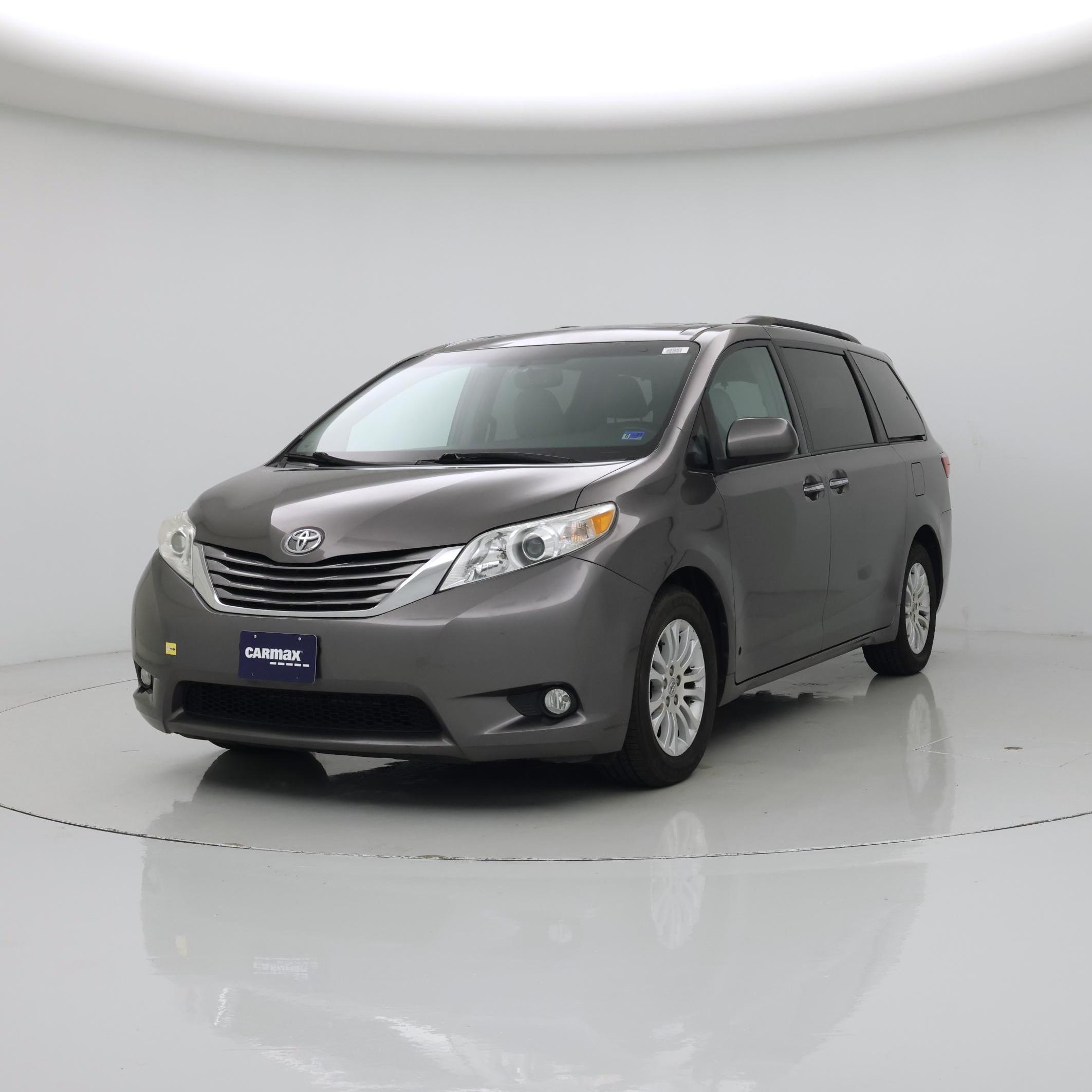 Thumbnail: 2016 Toyota Sienna - 4