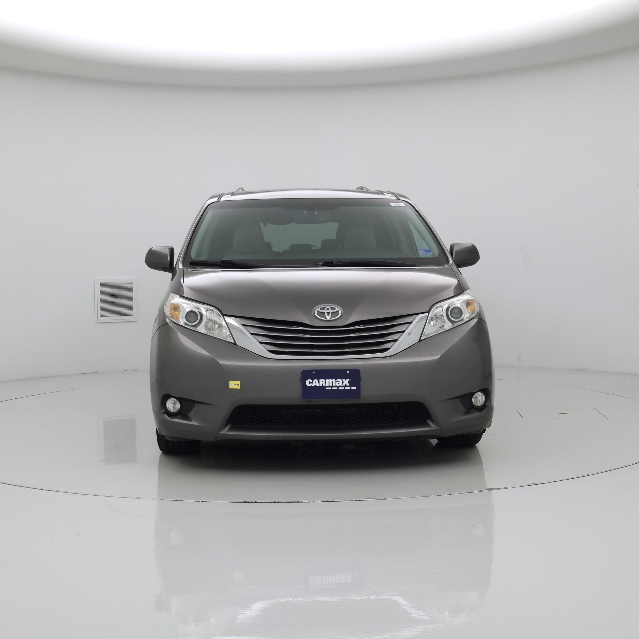 Thumbnail: 2016 Toyota Sienna - 5