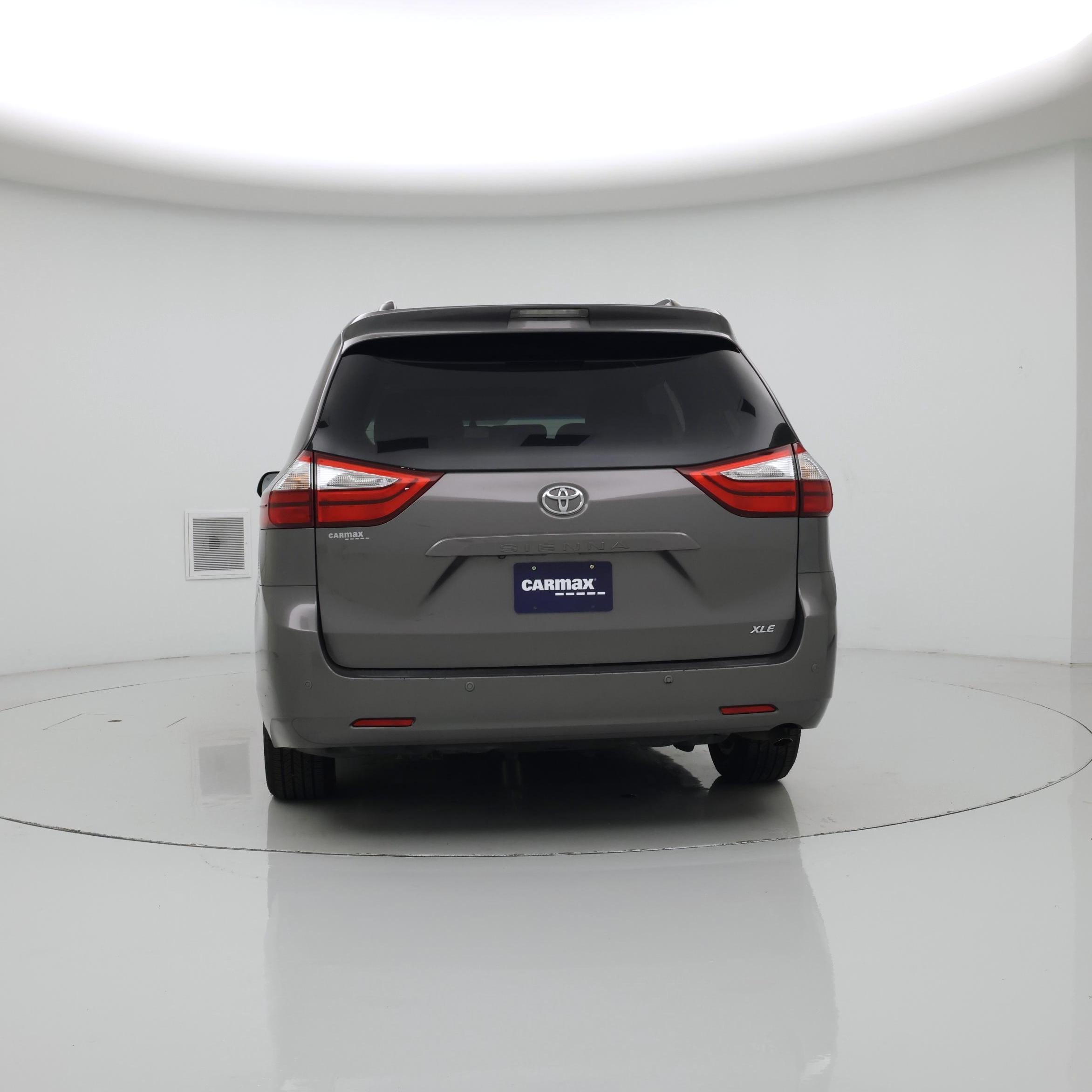 Thumbnail: 2016 Toyota Sienna - 6
