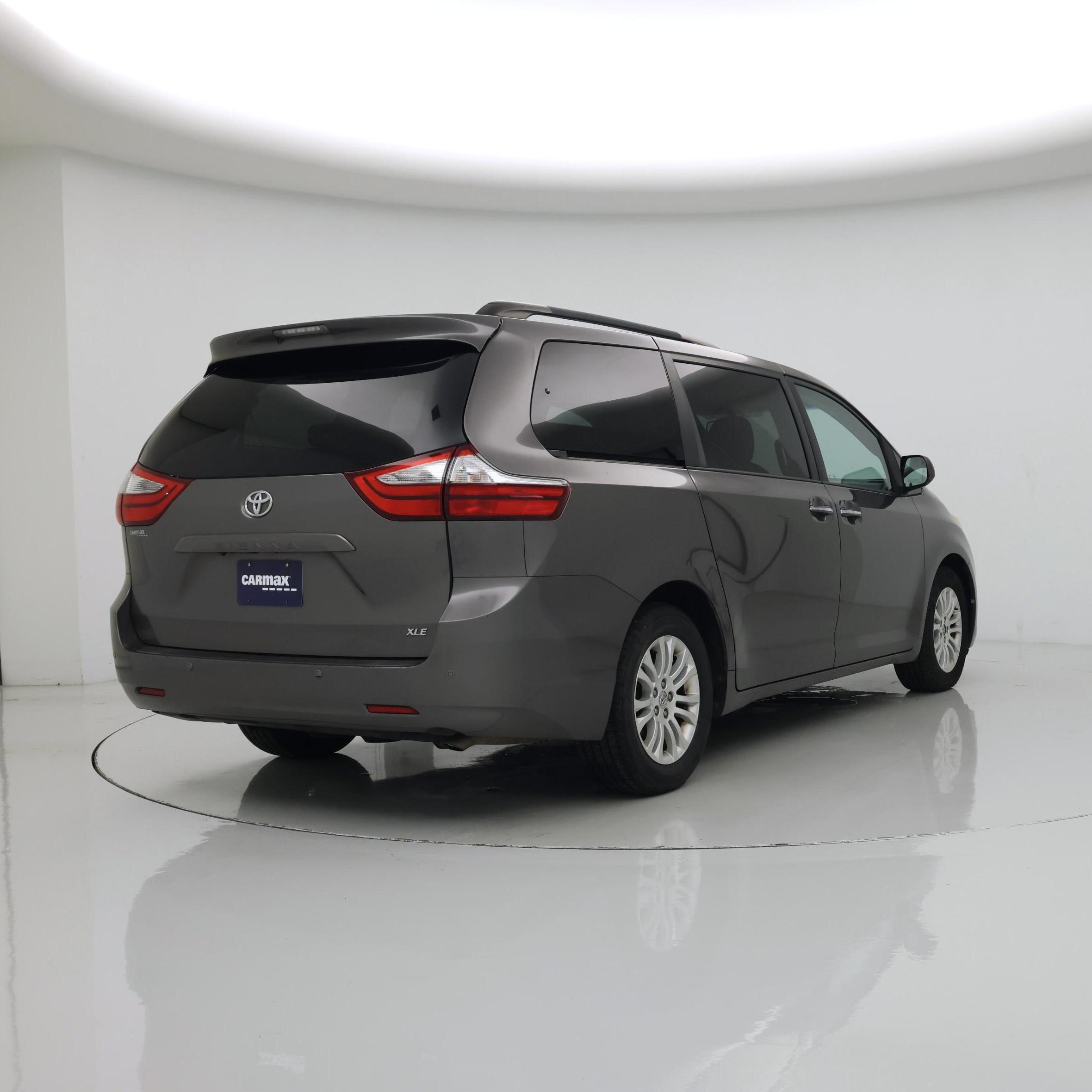 Thumbnail: 2016 Toyota Sienna - 8