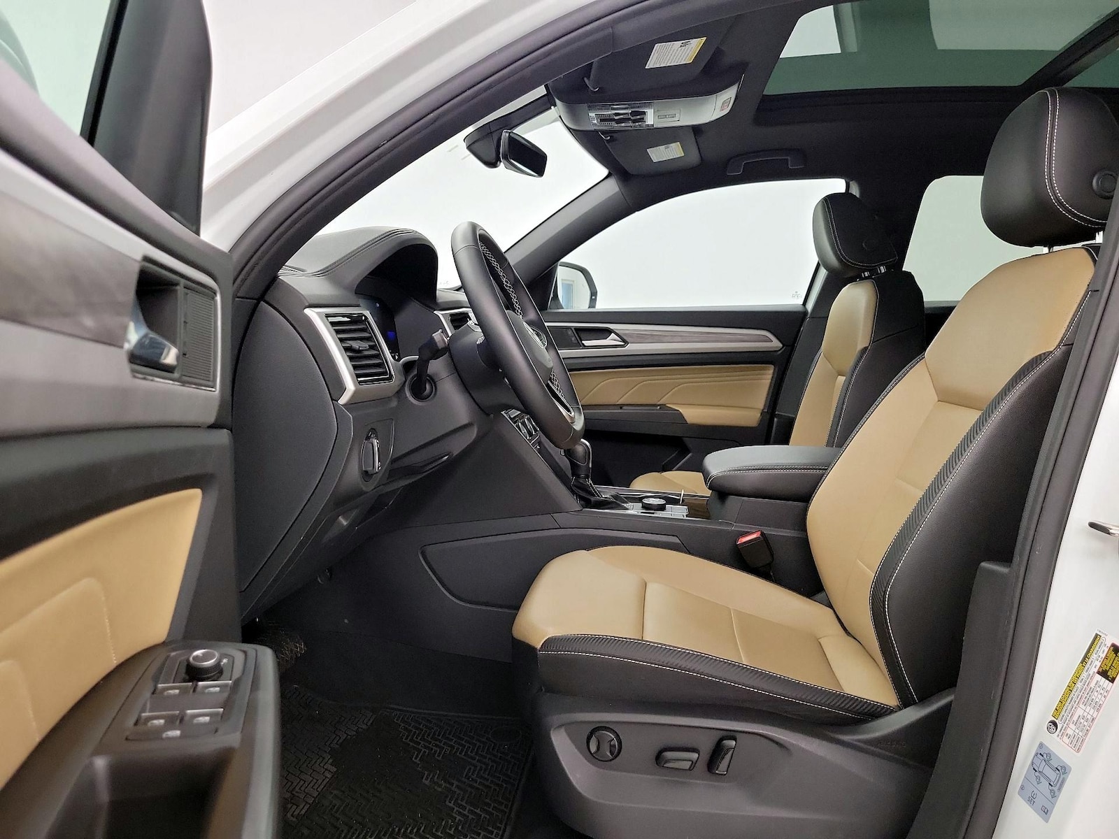 2022 Volkswagen Atlas Cross Sport SE w/Tech - Photo 12