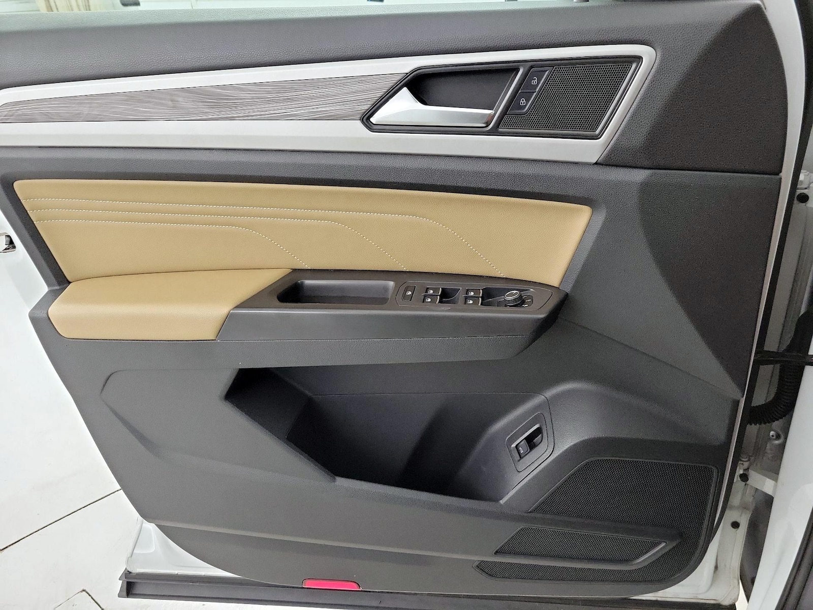 2022 Volkswagen Atlas Cross Sport SE w/Tech - Photo 13