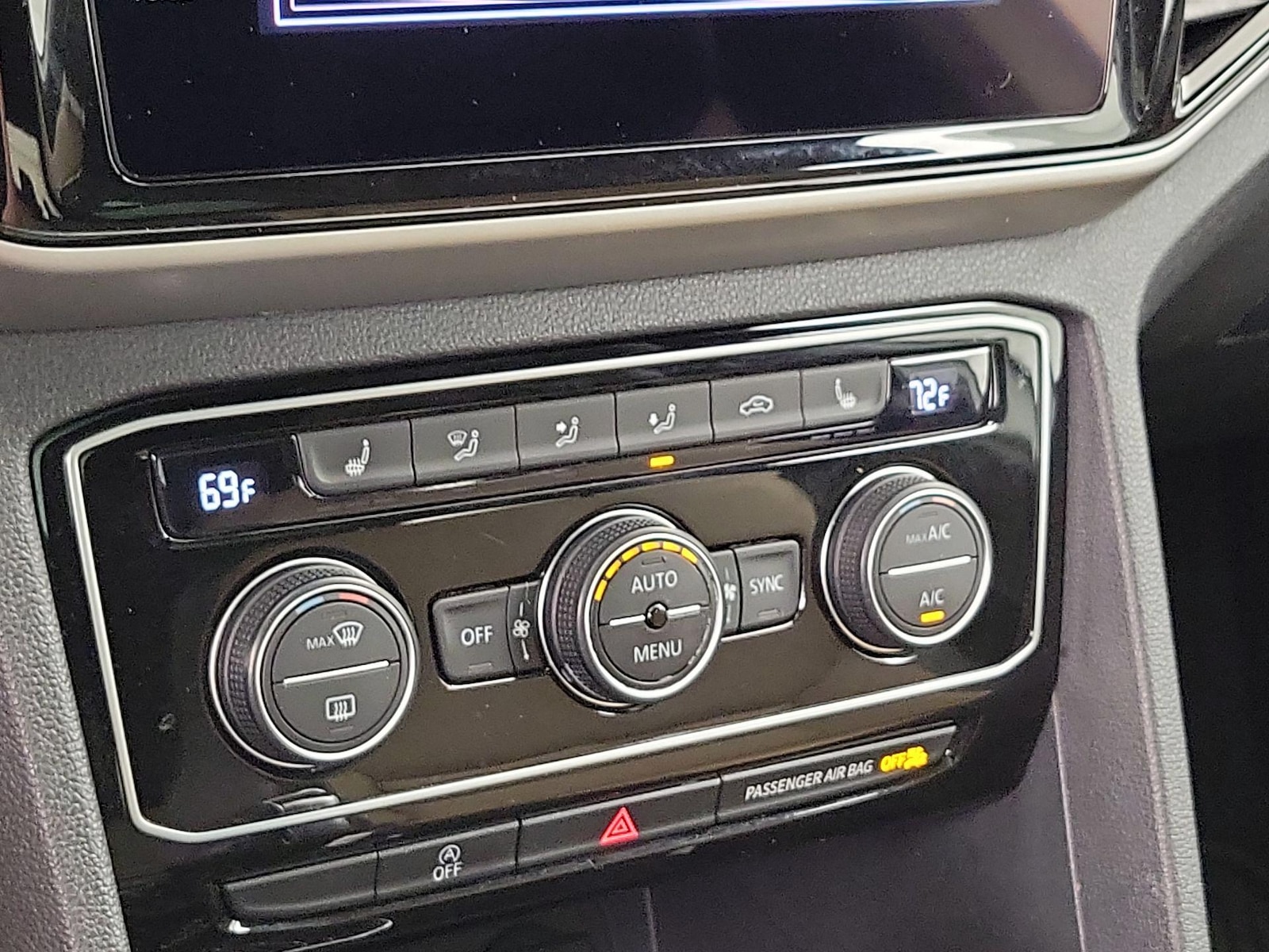 2022 Volkswagen Atlas Cross Sport SE w/Tech - Photo 17