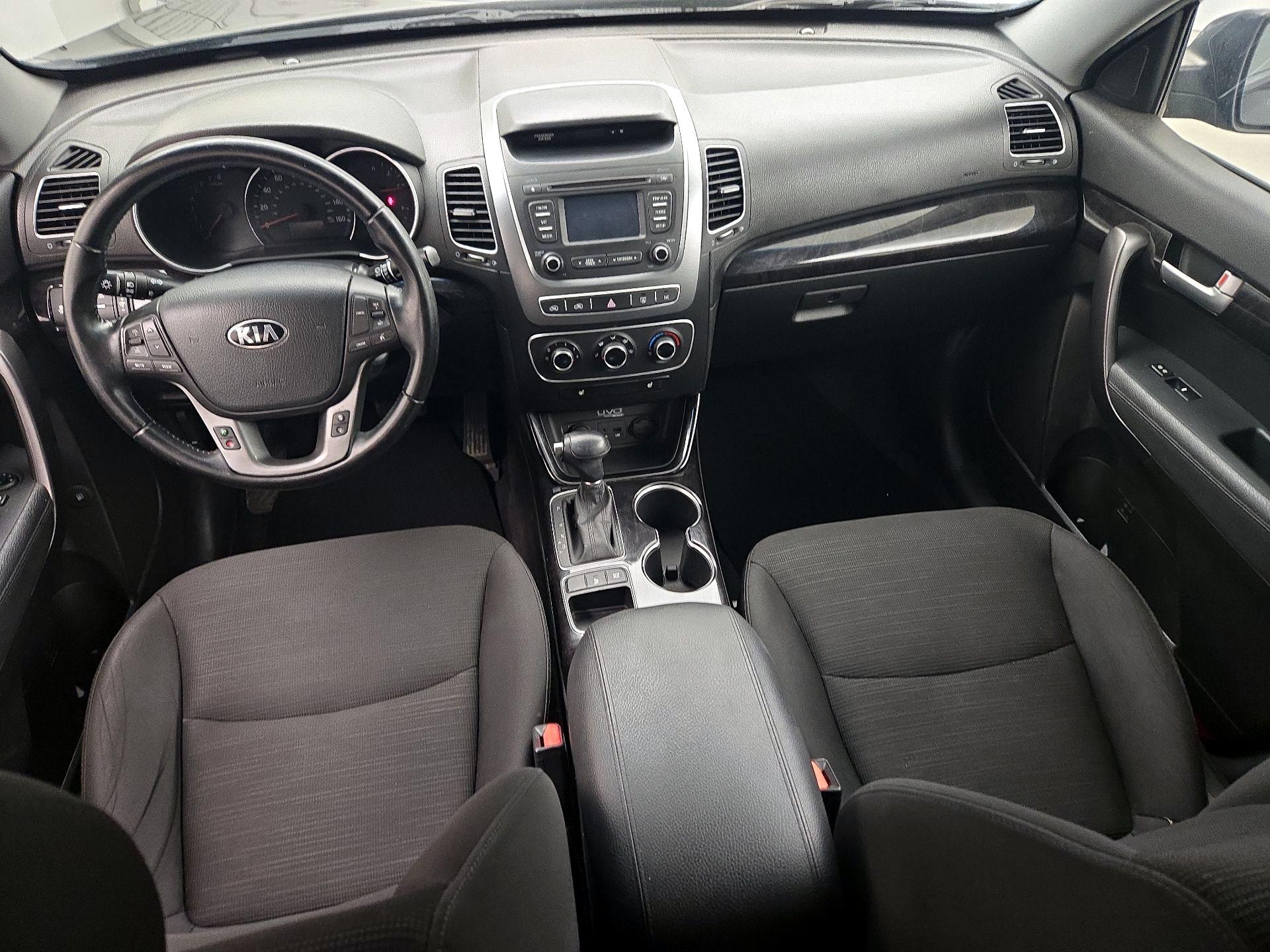 Thumbnail: 2015 Kia Sorento - 9