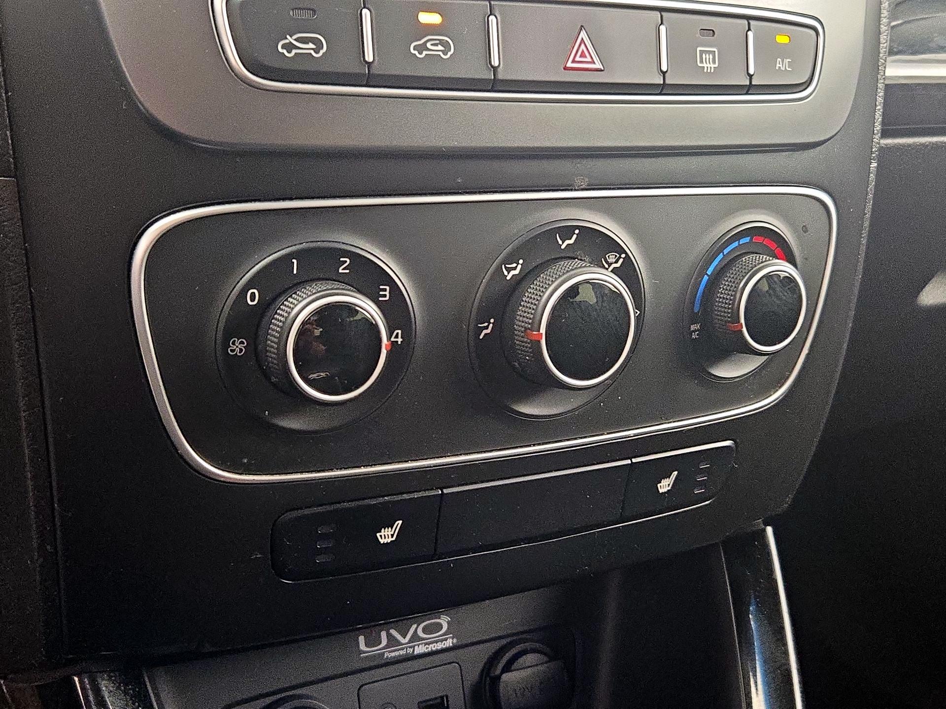Thumbnail: 2015 Kia Sorento - 15