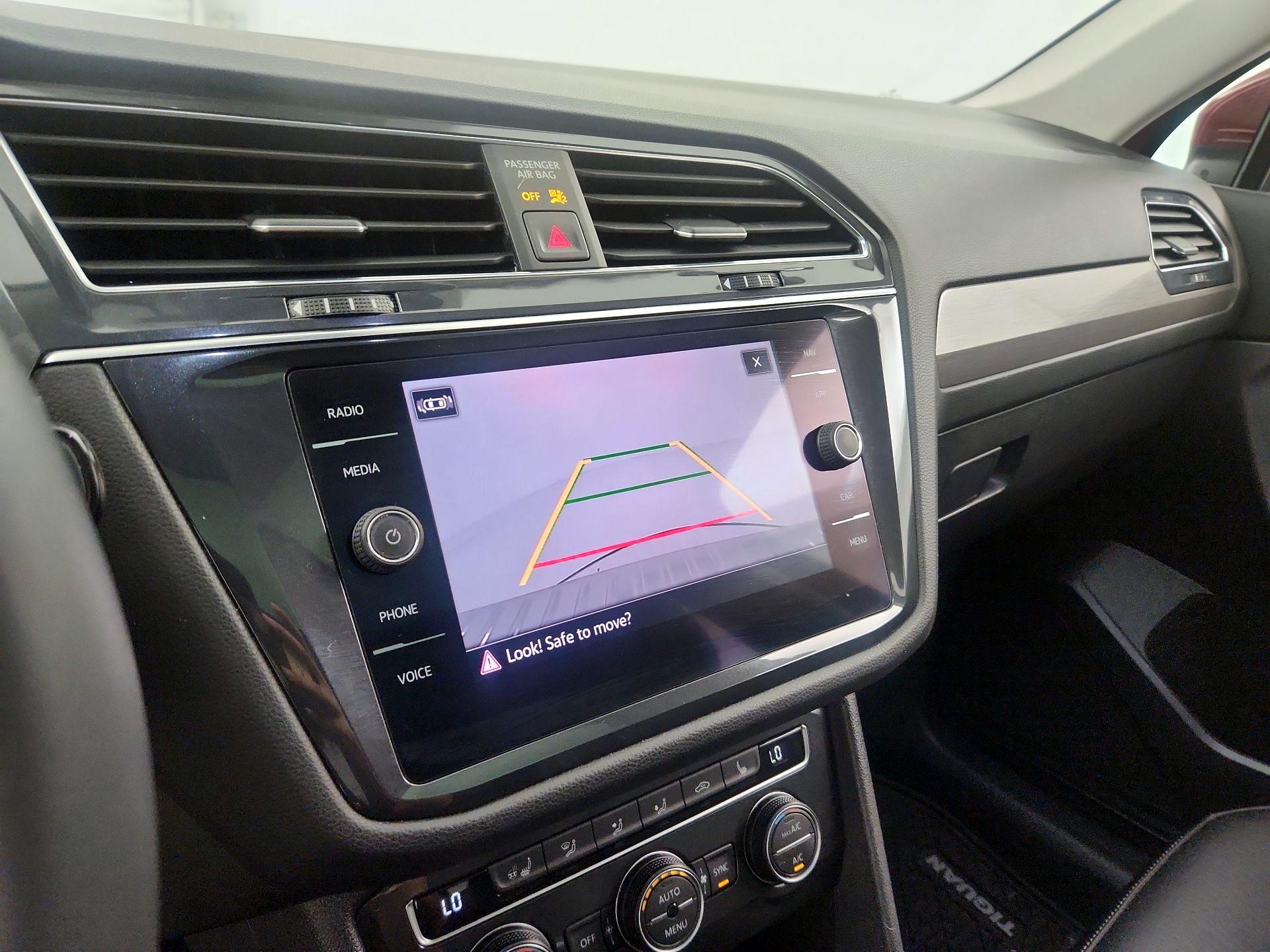 Thumbnail: 2021 Volkswagen Tiguan - 14