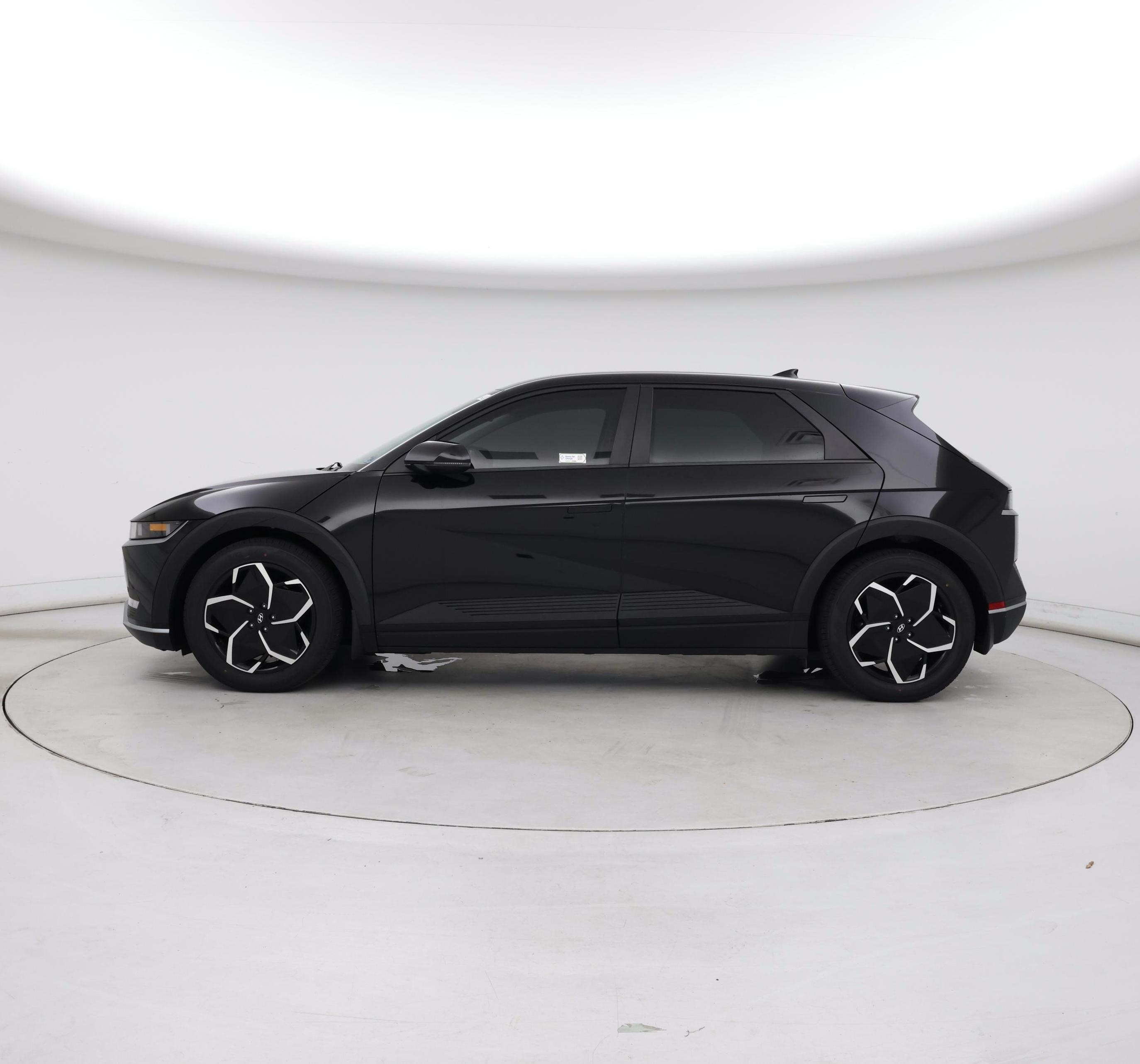 Thumbnail: 2023 Hyundai Ioniq 5 - 3