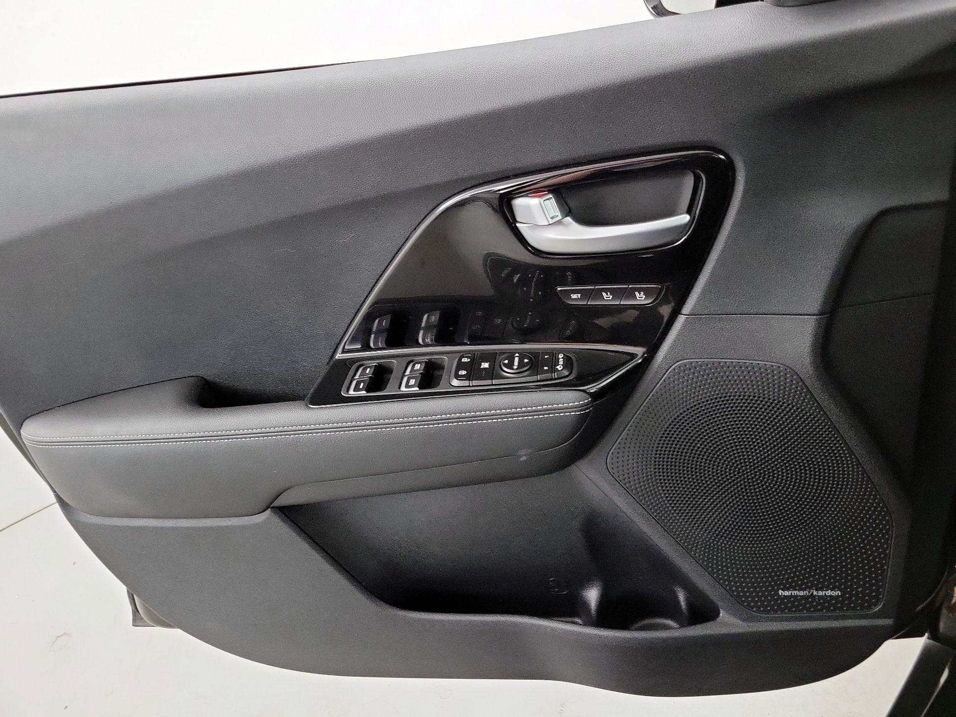 Thumbnail: 2019 Kia Niro - 12