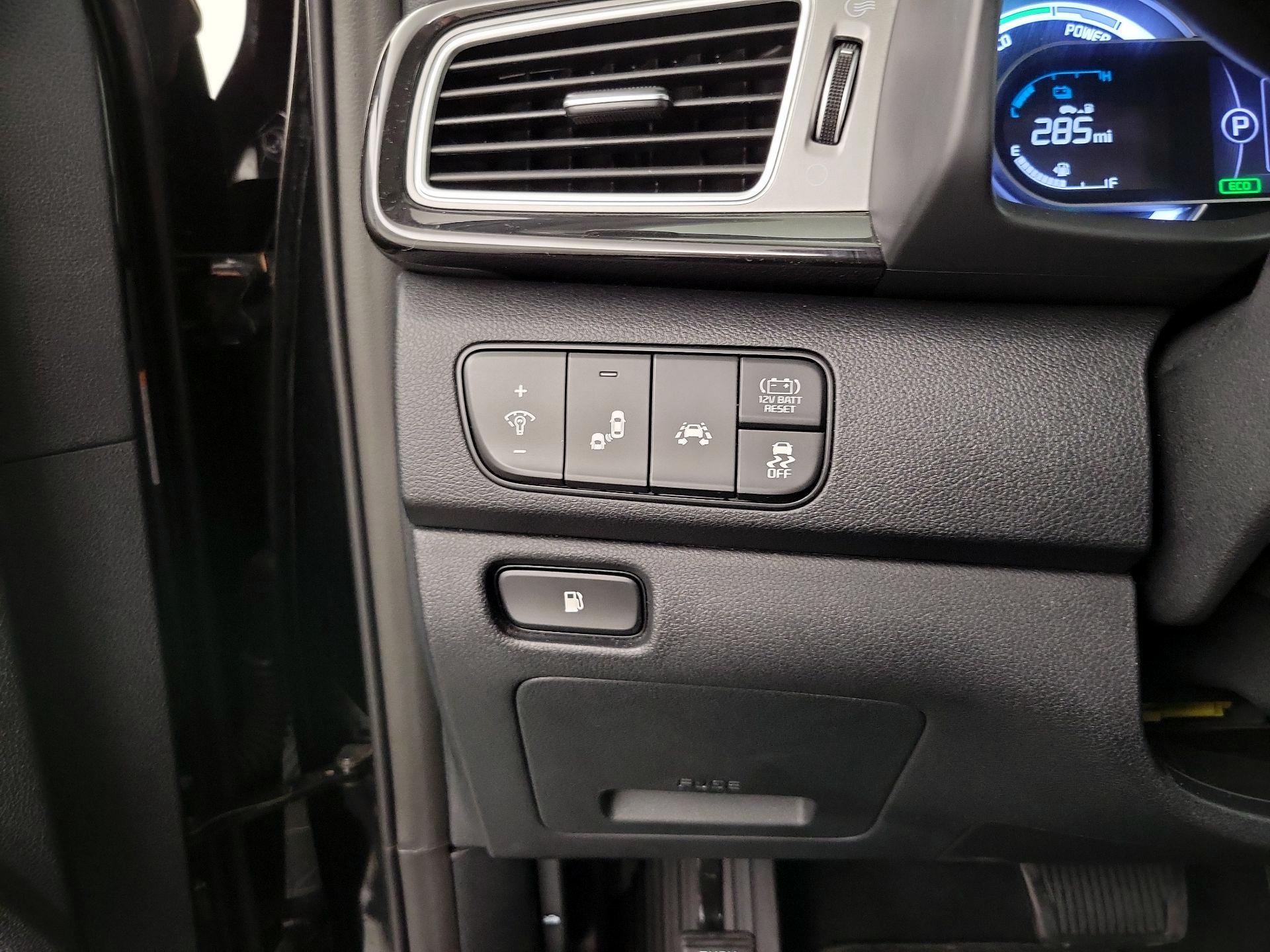 Thumbnail: 2019 Kia Niro - 13