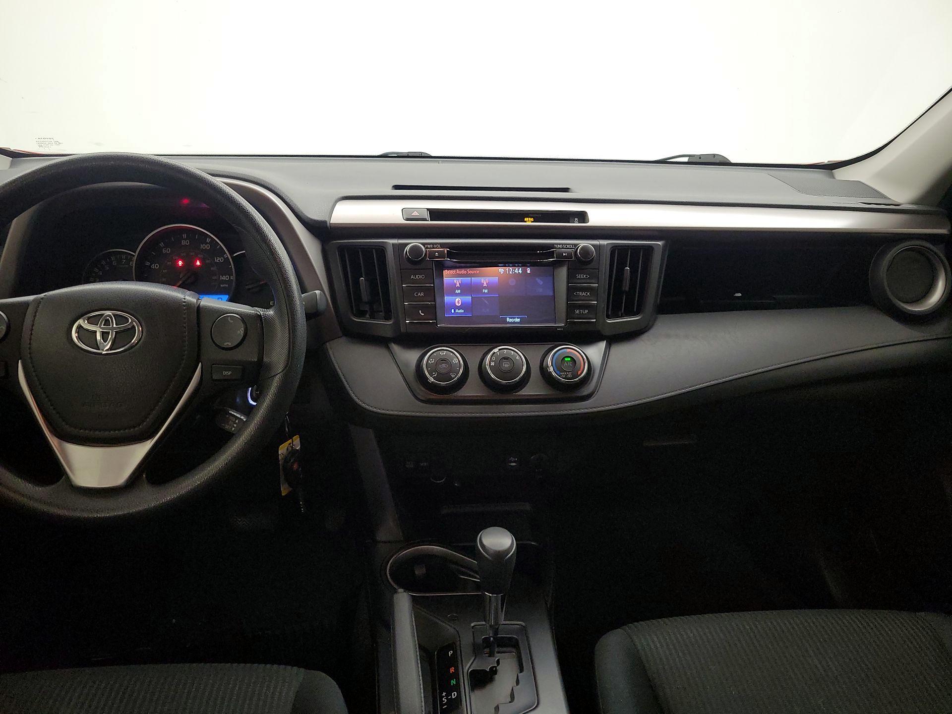 Thumbnail: 2016 Toyota RAV4 - 9