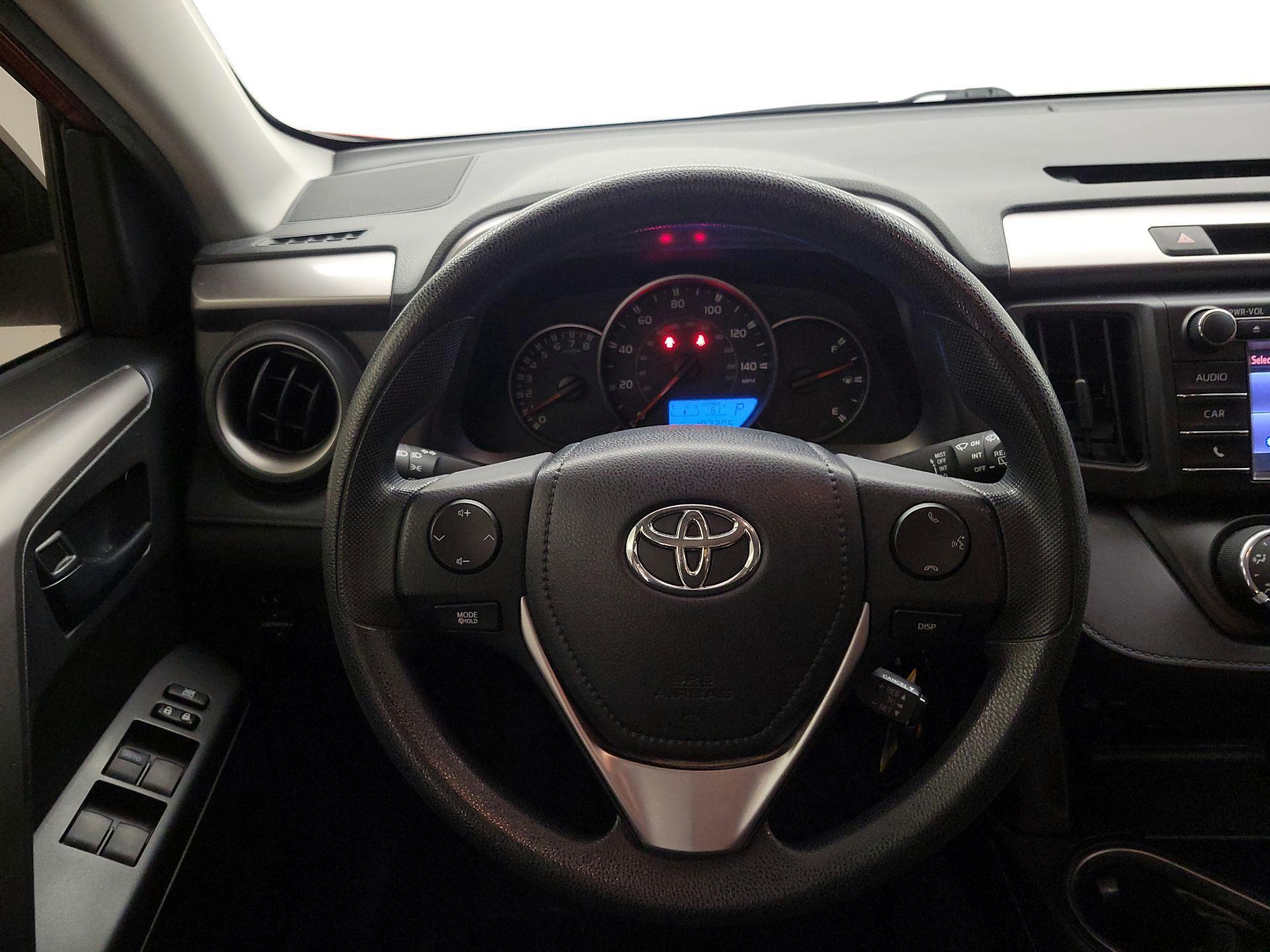 Thumbnail: 2016 Toyota RAV4 - 10