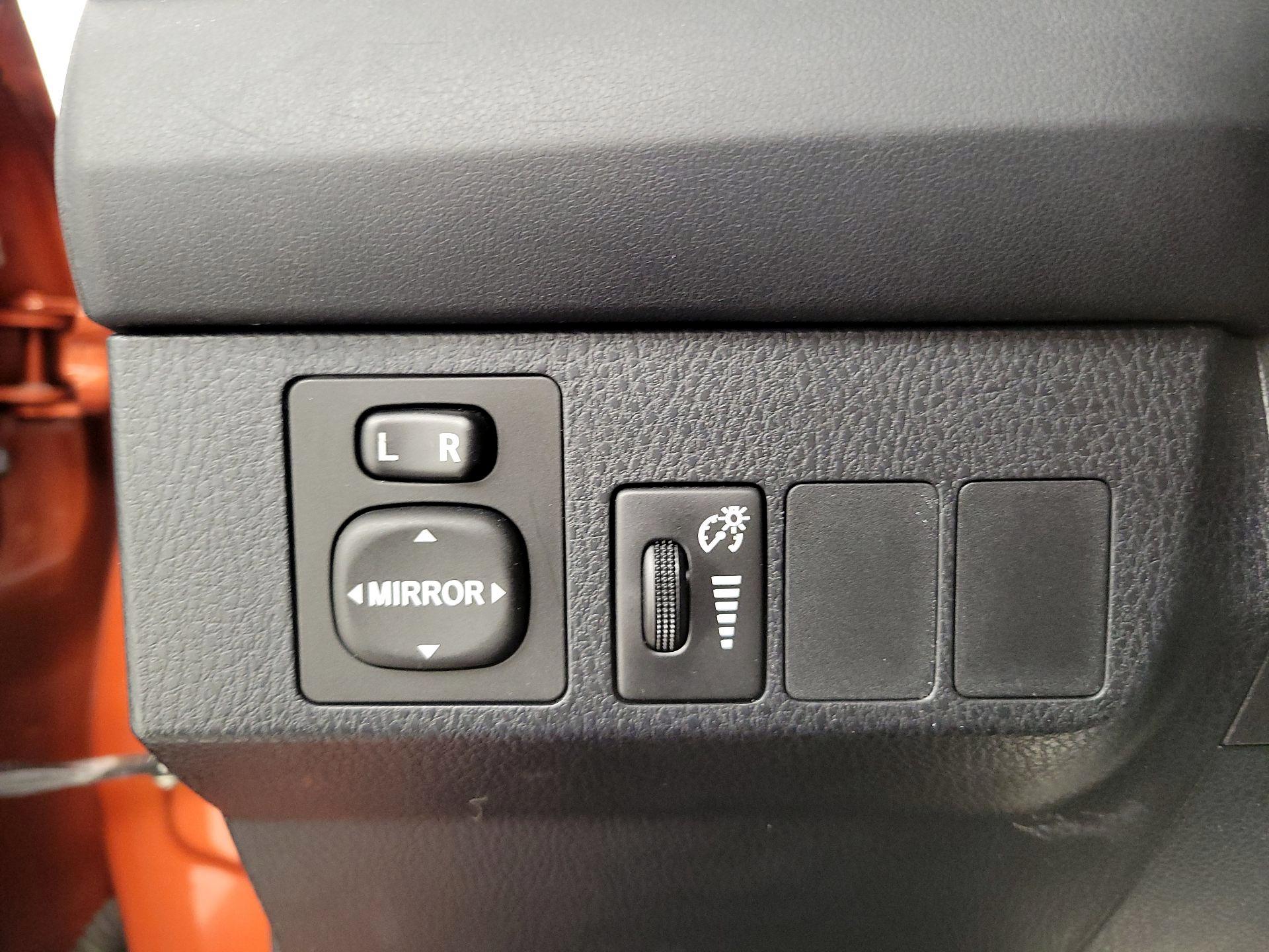 Thumbnail: 2016 Toyota RAV4 - 13