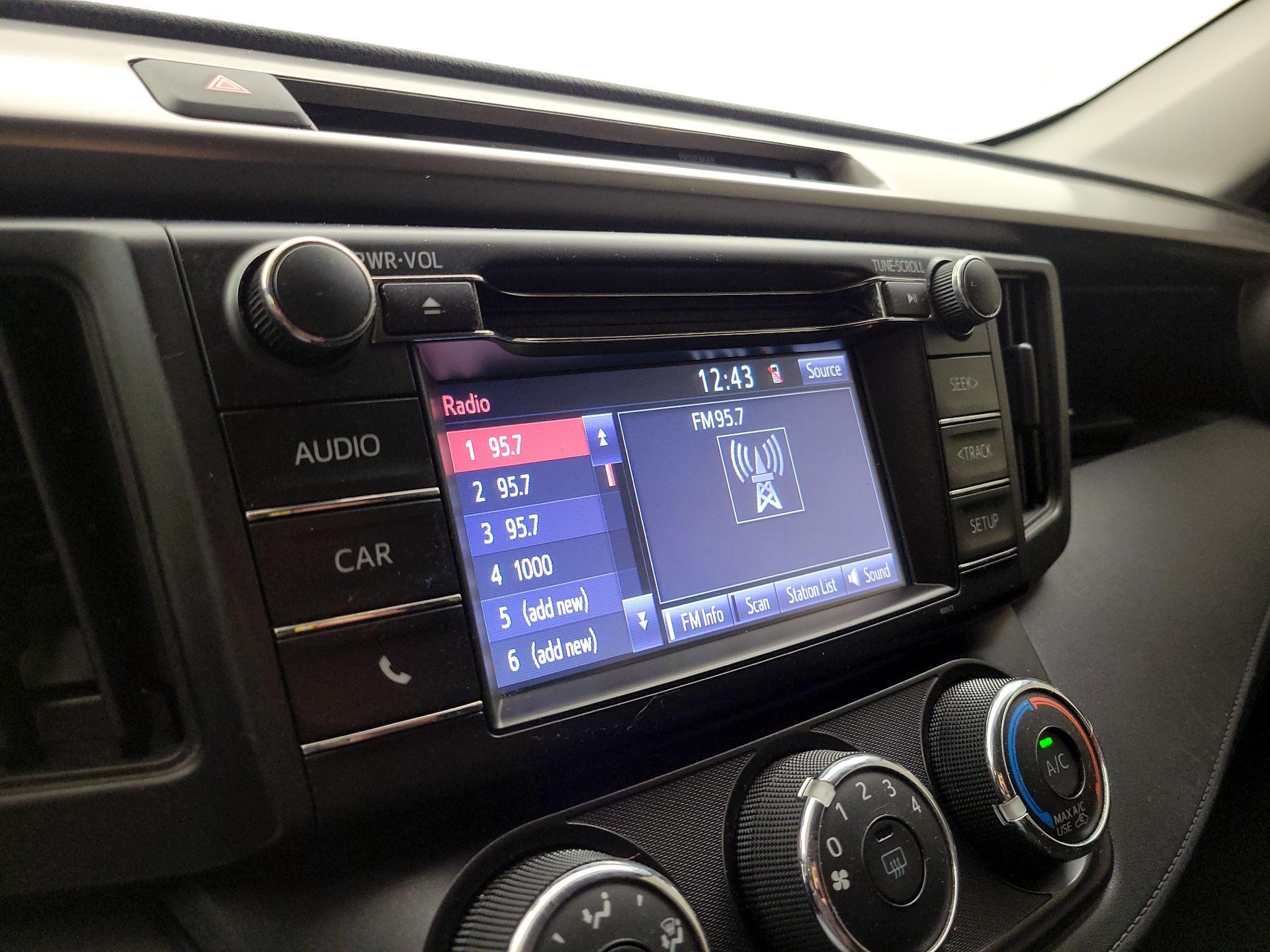 Thumbnail: 2016 Toyota RAV4 - 15