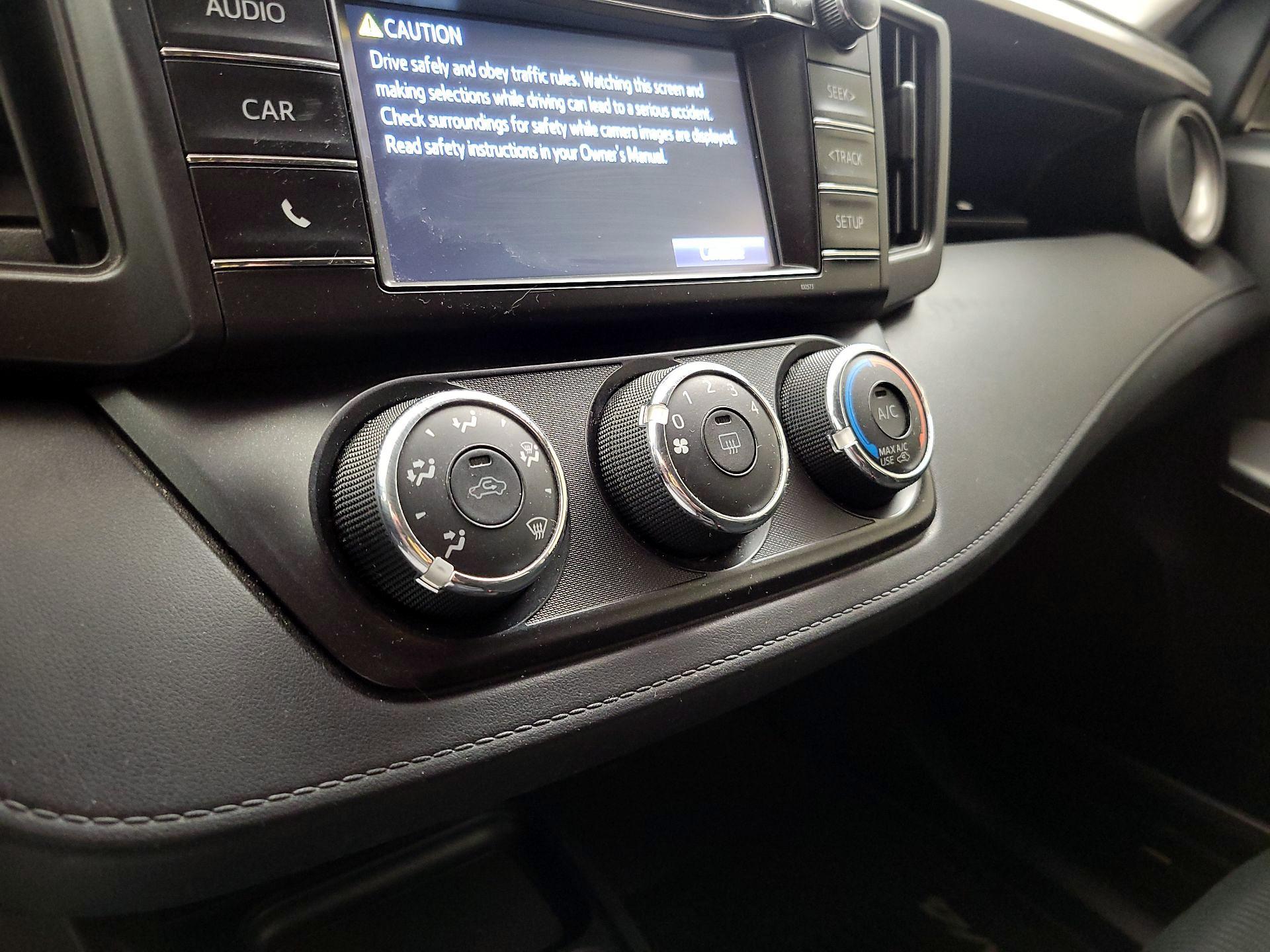 Thumbnail: 2016 Toyota RAV4 - 16