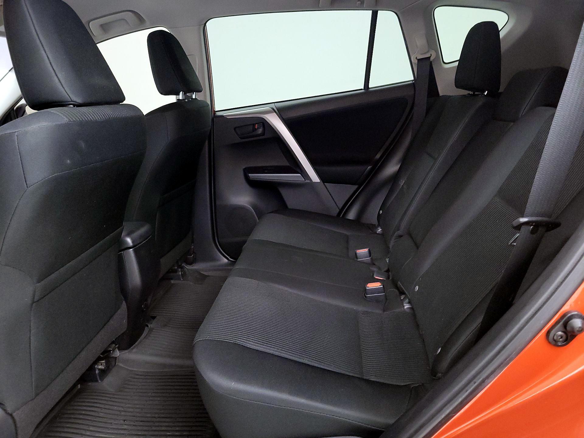 Thumbnail: 2016 Toyota RAV4 - 18