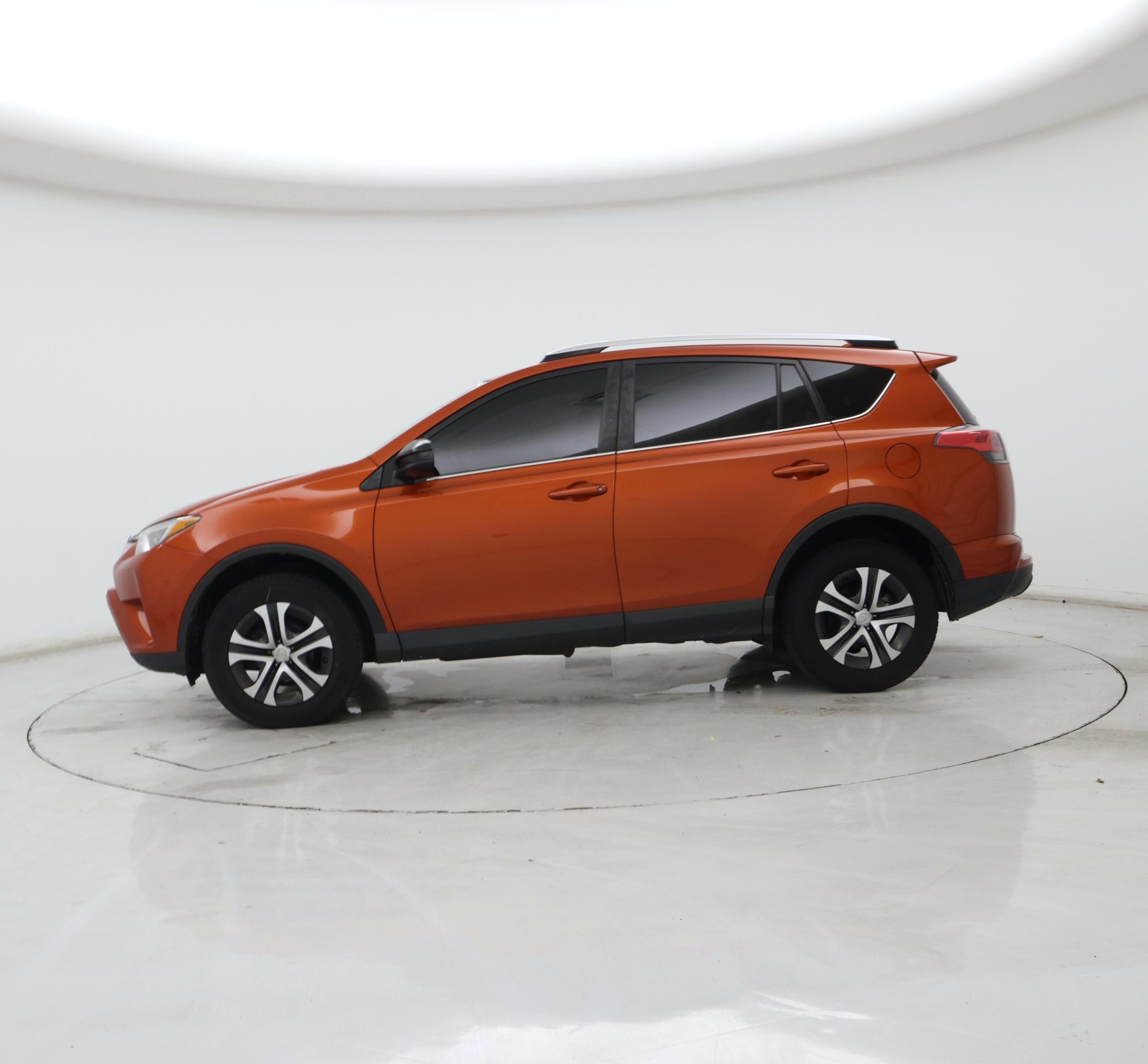 Thumbnail: 2016 Toyota RAV4 - 3