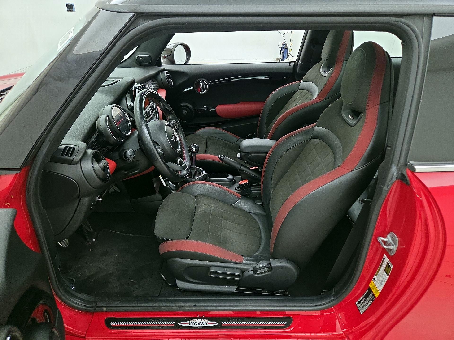 Thumbnail: 2016 MINI Cooper Hardtop - 11