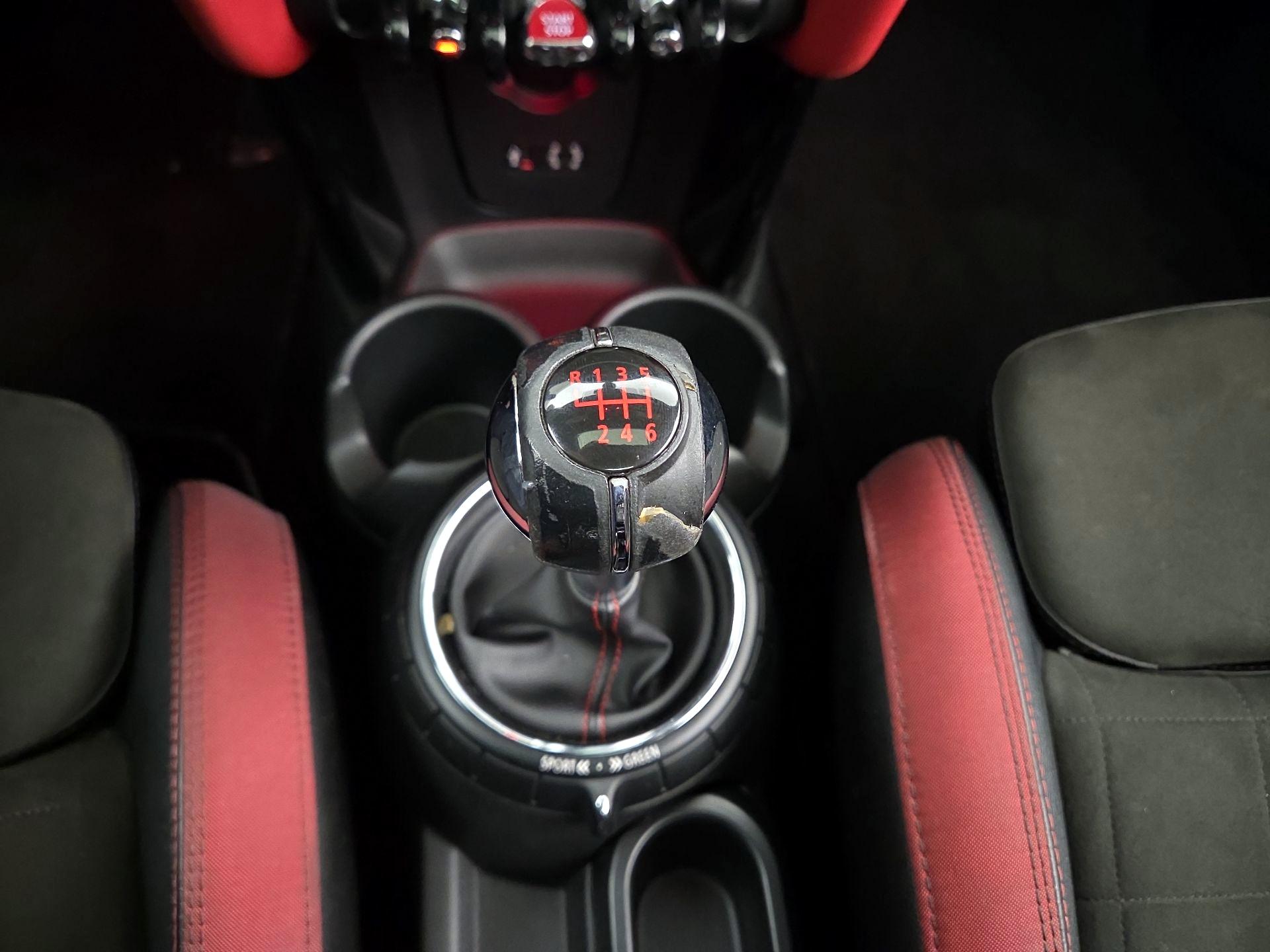 Thumbnail: 2016 MINI Cooper Hardtop - 16