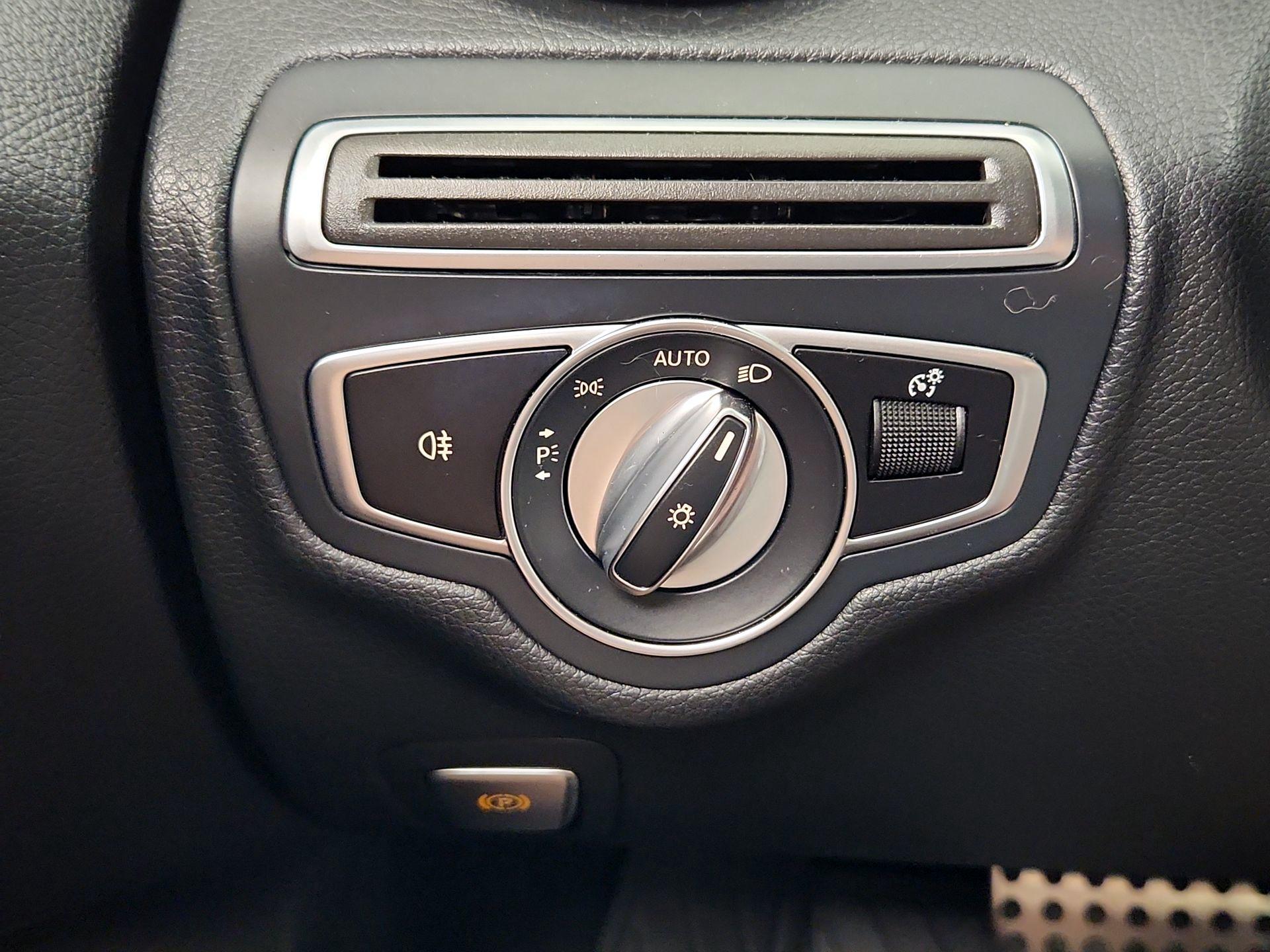 Thumbnail: 2020 Mercedes-Benz C-Class - 13