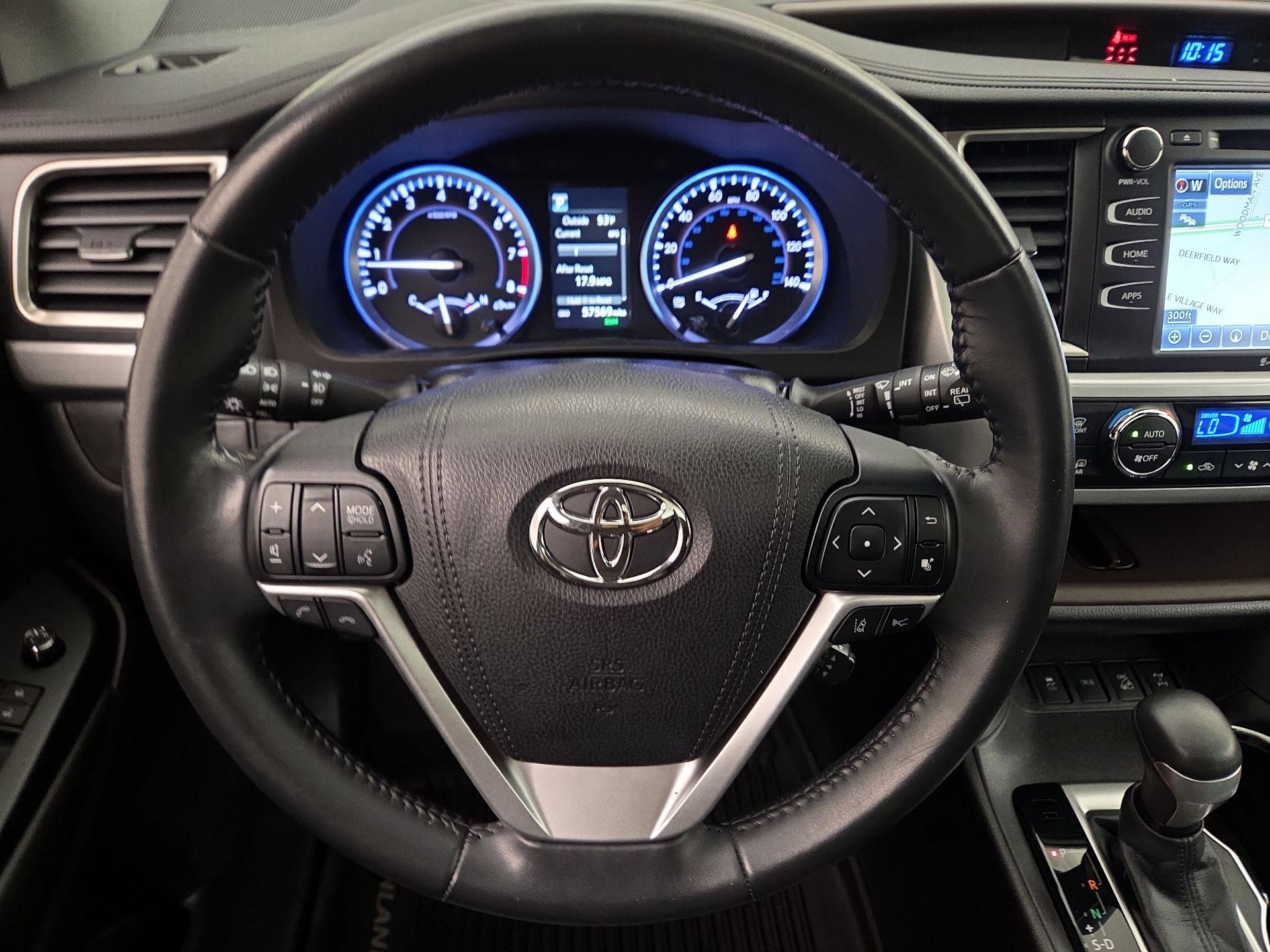 Thumbnail: 2017 Toyota Highlander - 10