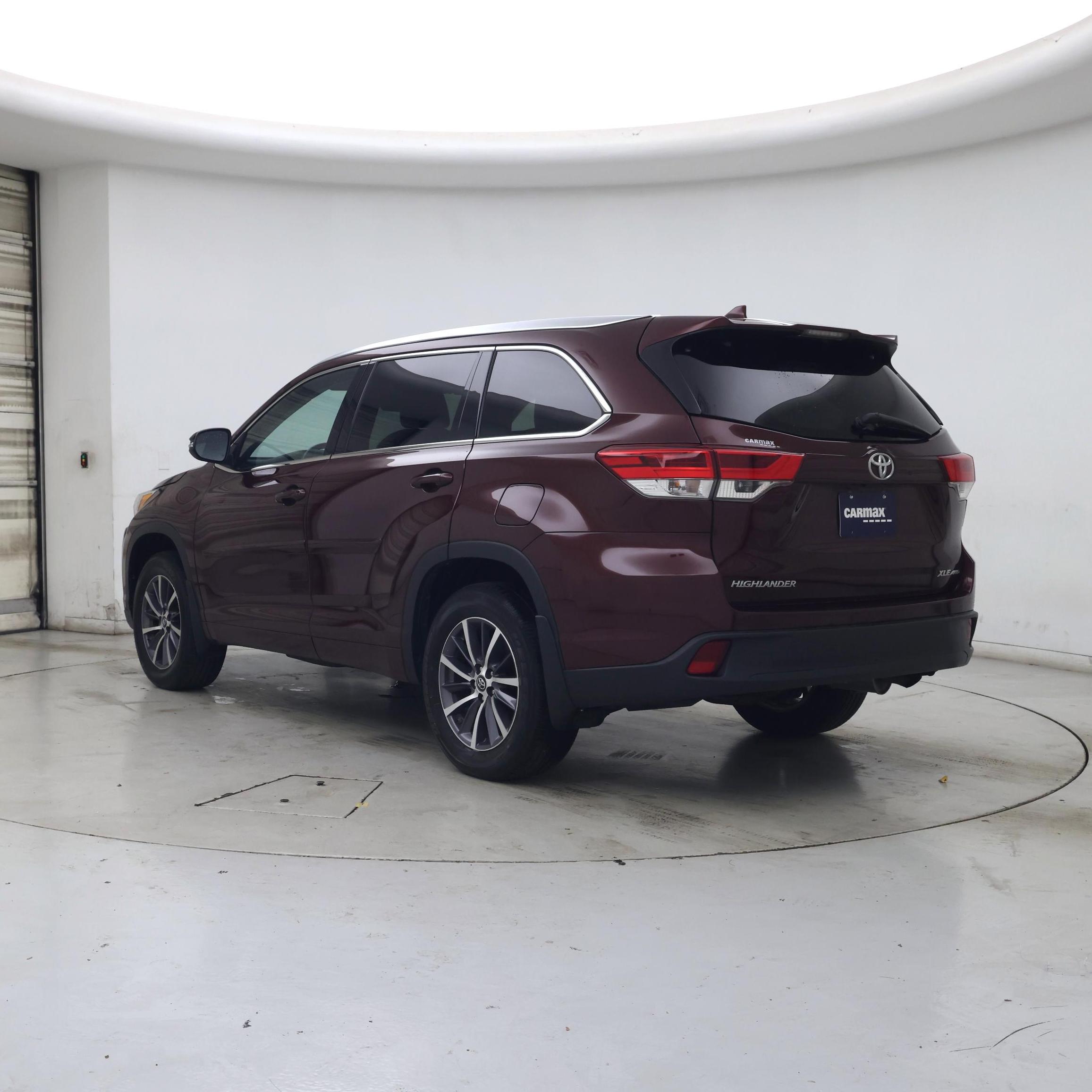 Thumbnail: 2017 Toyota Highlander - 2