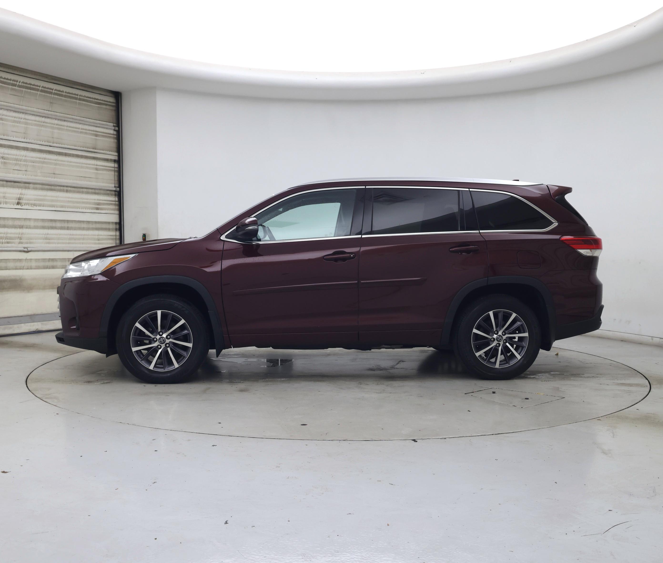 Thumbnail: 2017 Toyota Highlander - 3
