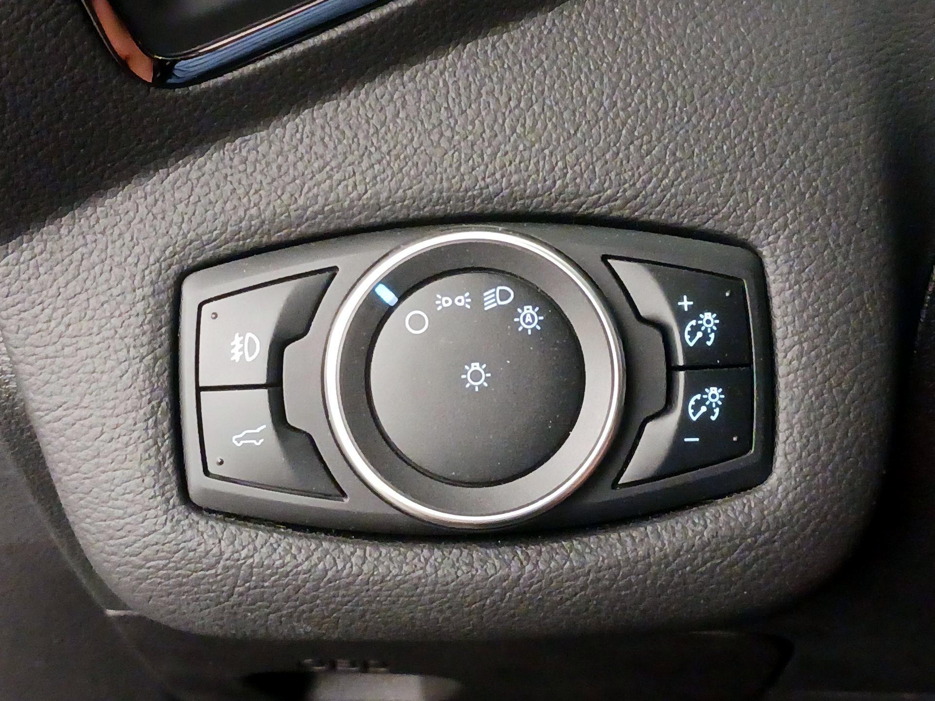 Thumbnail: 2017 Ford Escape - 13