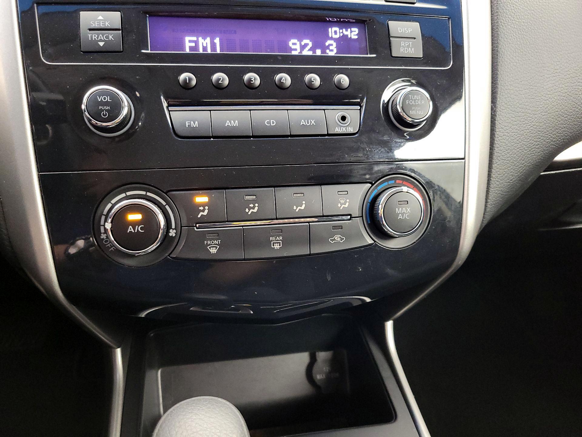 Thumbnail: 2015 Nissan Altima - 15