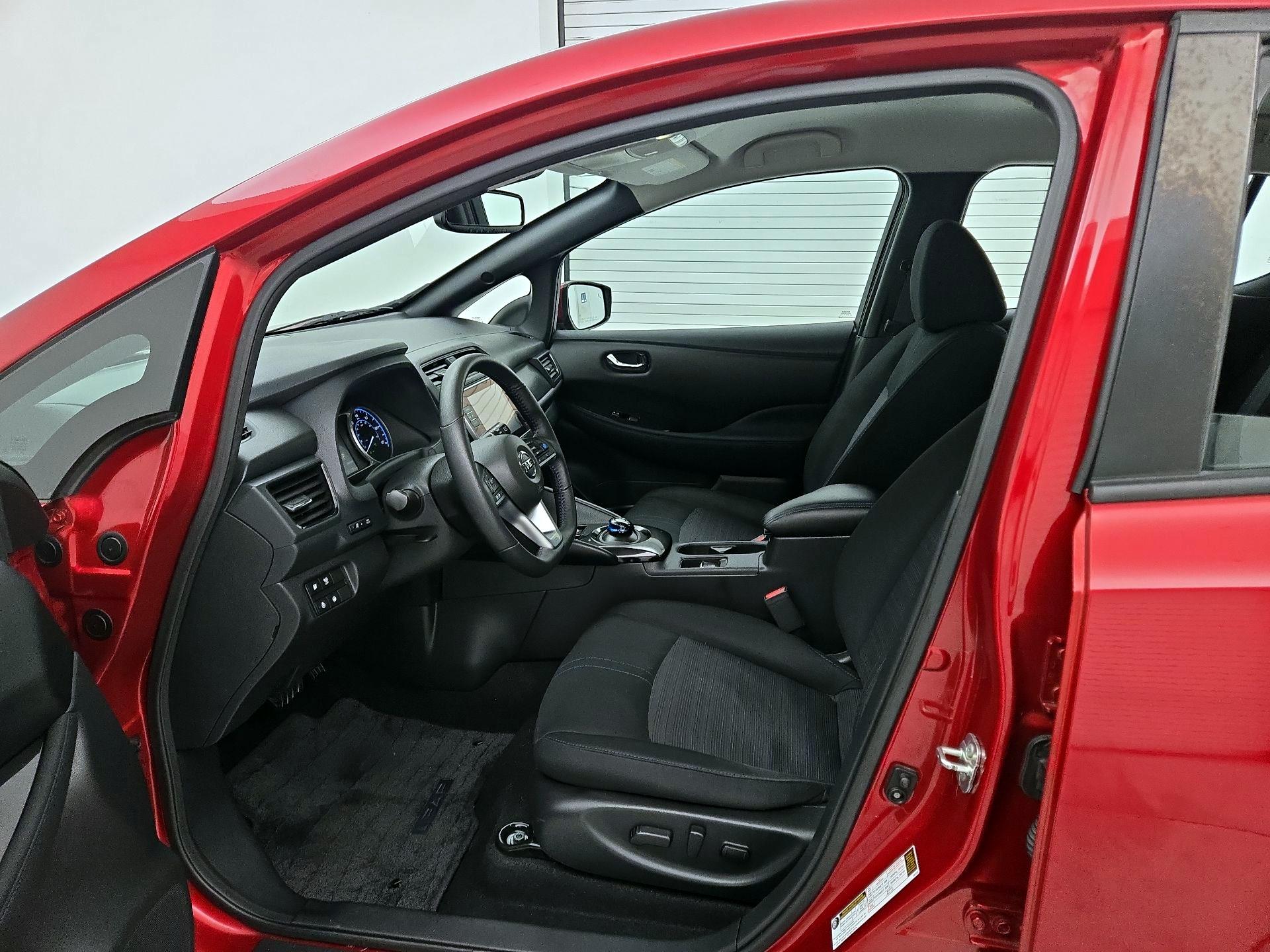 Thumbnail: 2020 Nissan Leaf - 11