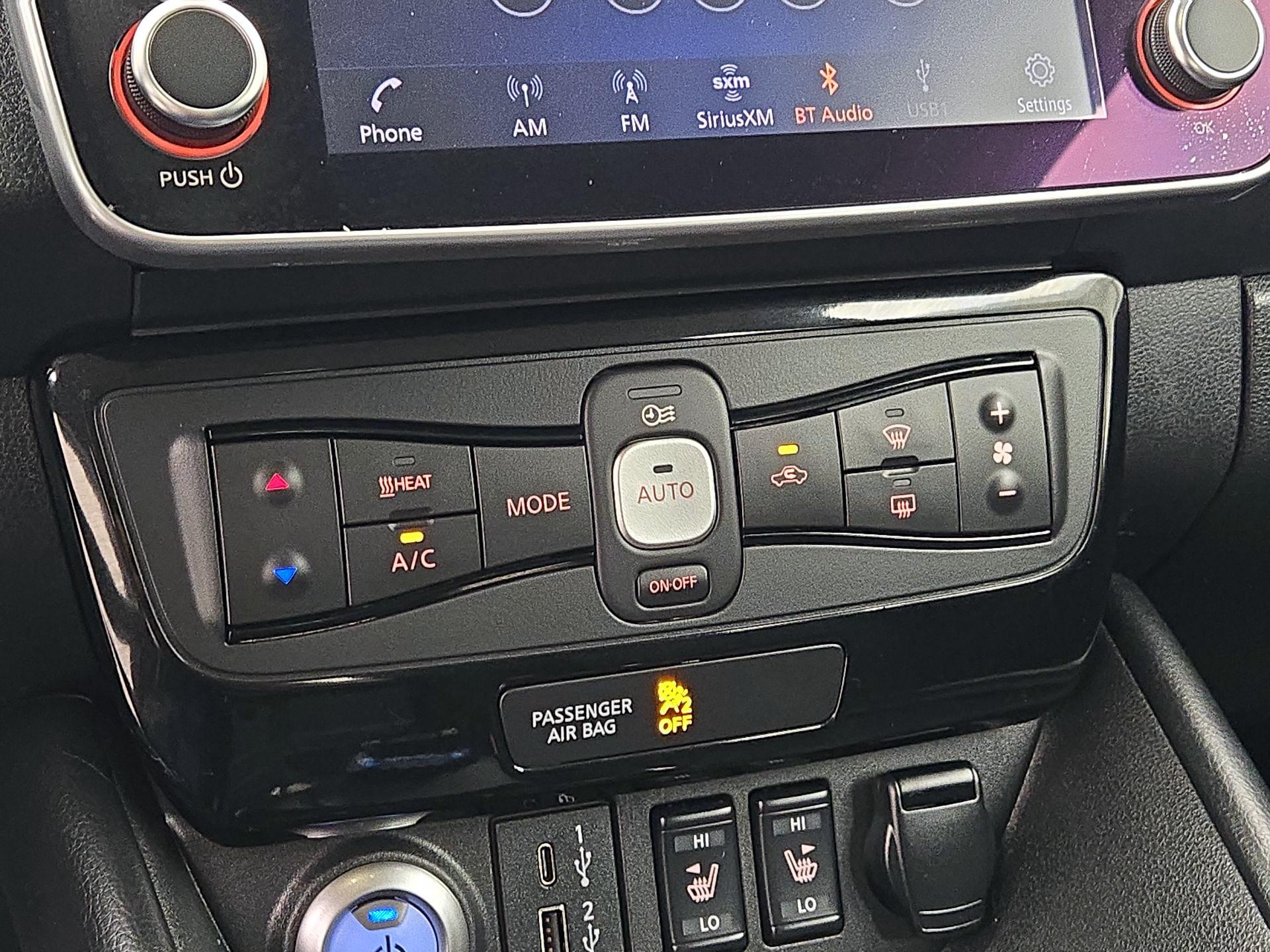 Thumbnail: 2020 Nissan Leaf - 17