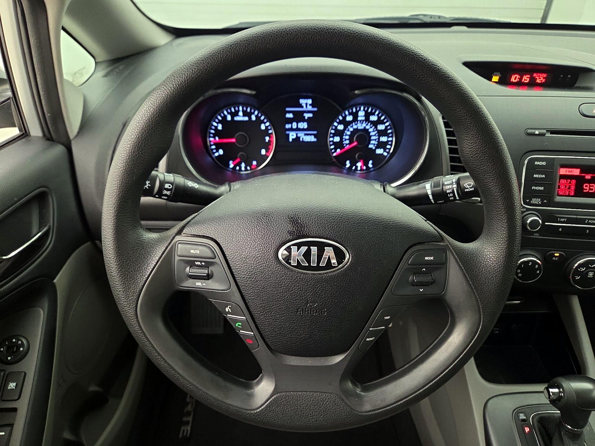 Thumbnail: 2015 Kia Forte - 10