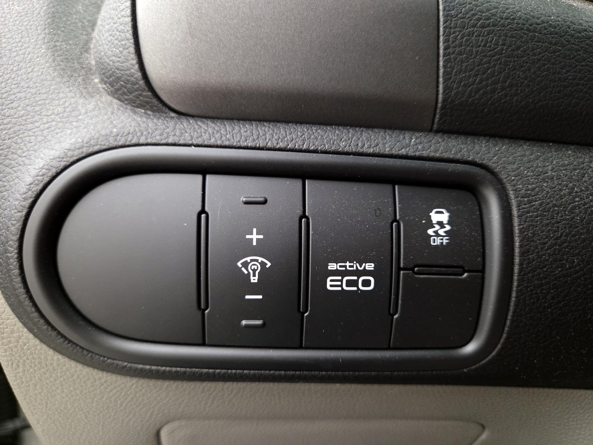 Thumbnail: 2015 Kia Forte - 13