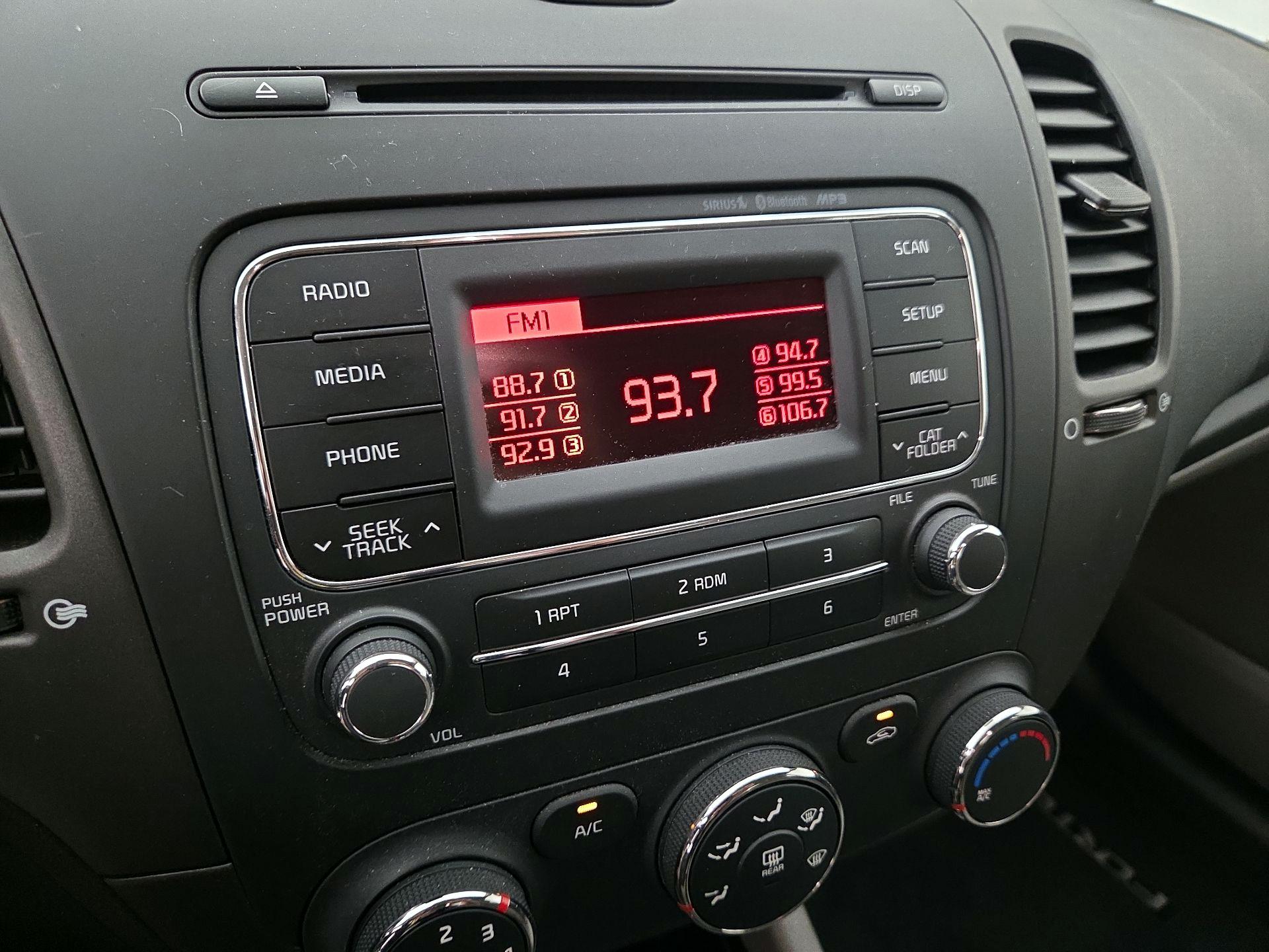 Thumbnail: 2015 Kia Forte - 14